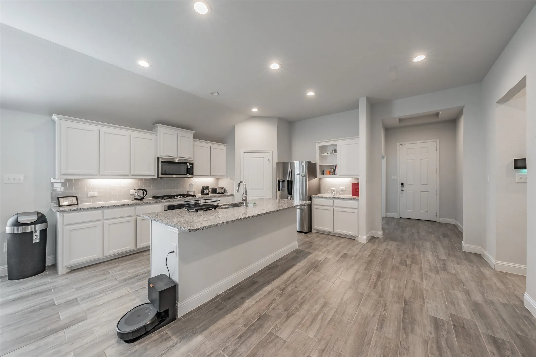 Single Family Residence For Sale in Parker County , 14833 Grissom Avenue, Aledo, Texas 76008, 3 Bedroom, 3 Bathroom, 2 Garage spaces, 2,240 Sqft, built in 2022, mls#21345522, Real Estate Agent in Aledo, Homes For Sale in Parker county, Homes For Sale in Aledo, Realtor in Aledo Texas, Real Estate Brokerage Independent Realty Texas, Luminita Cordes Realtor