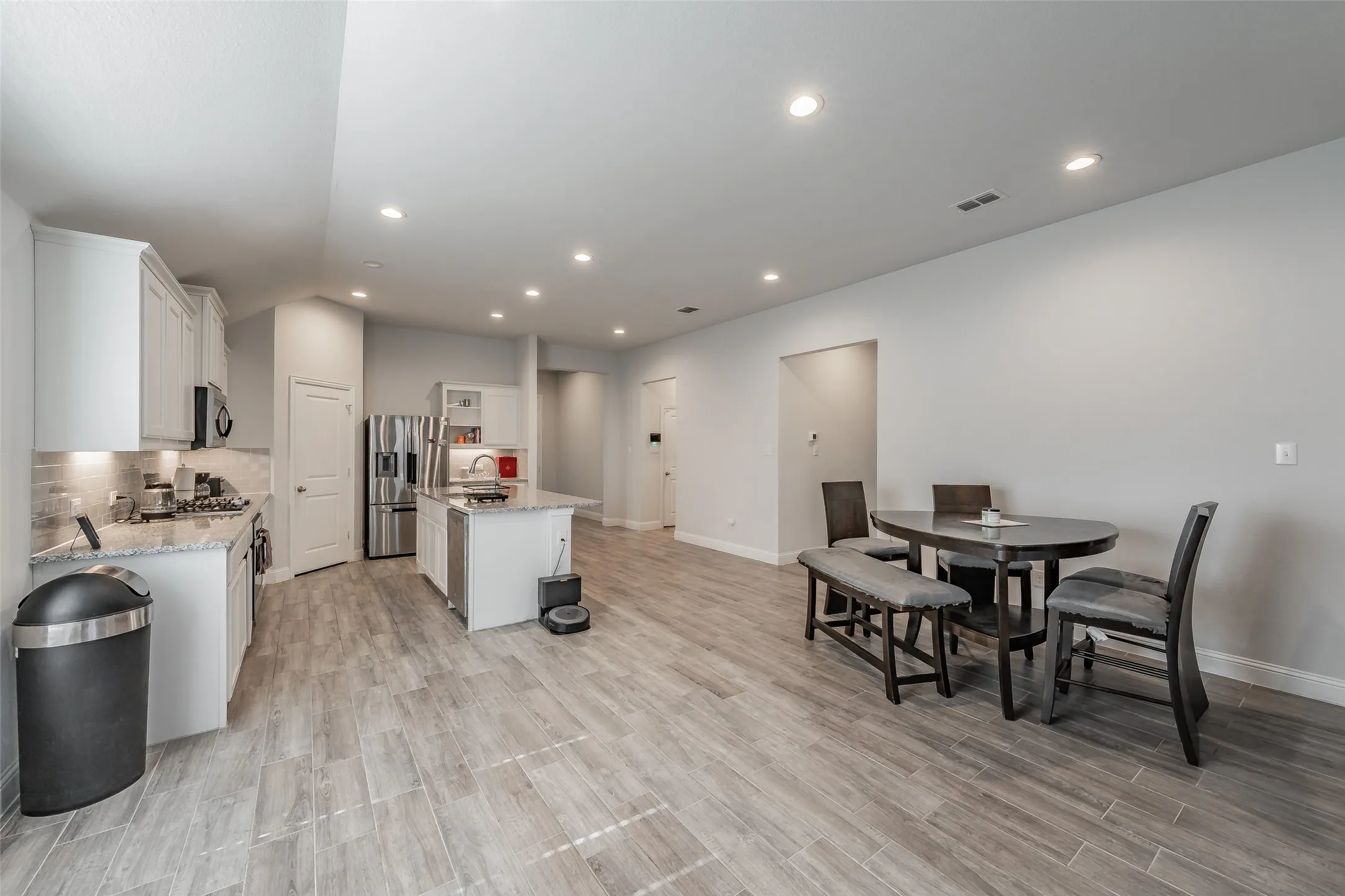 Single Family Residence For Sale in Parker County , 14833 Grissom Avenue, Aledo, Texas 76008, 3 Bedroom, 3 Bathroom, 2 Garage spaces, 2,240 Sqft, built in 2022, mls#21345522, Real Estate Agent in Aledo, Homes For Sale in Parker county, Homes For Sale in Aledo, Realtor in Aledo Texas, Real Estate Brokerage Independent Realty Texas, Luminita Cordes Realtor