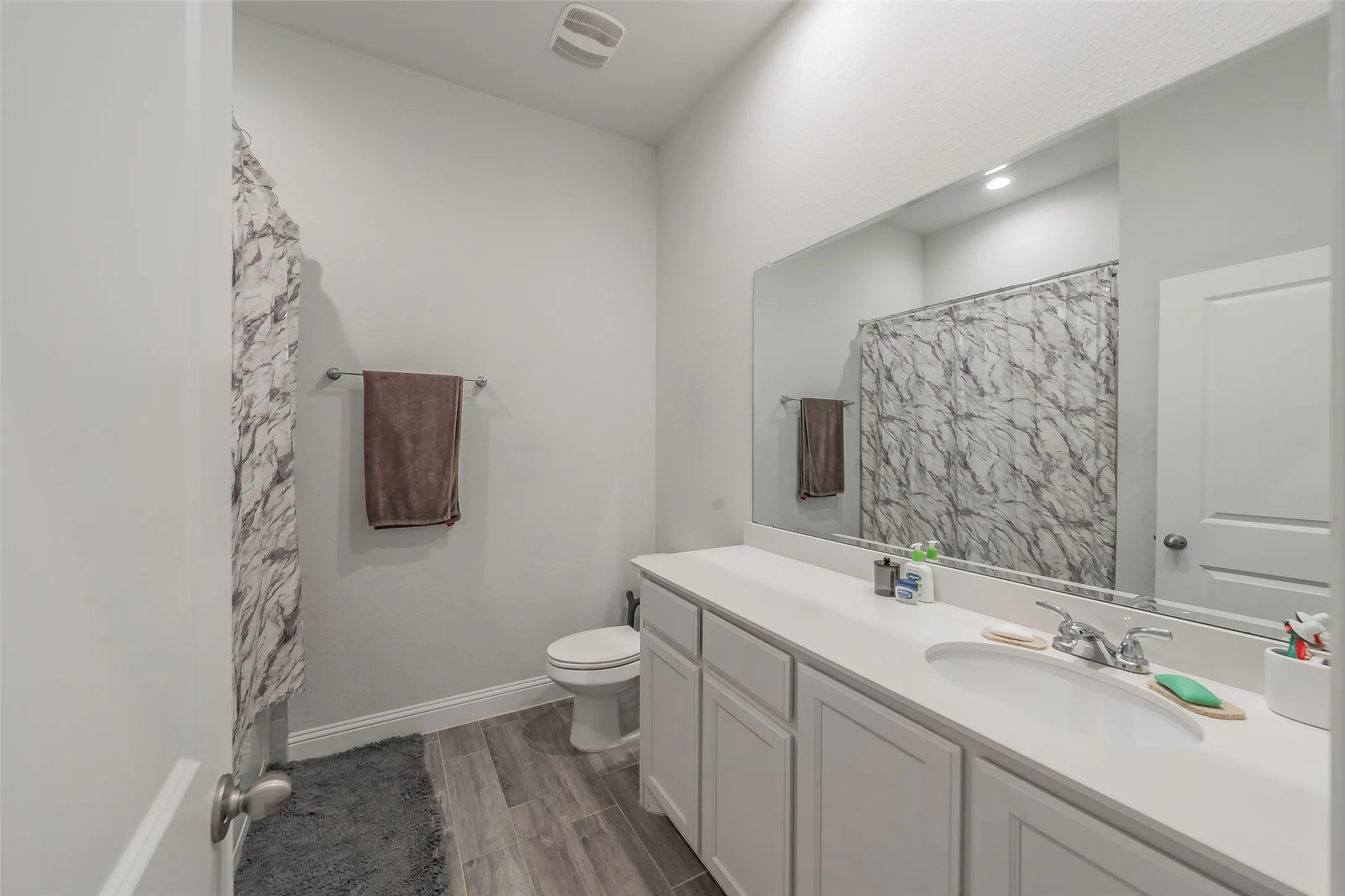 Single Family Residence For Sale in Parker County , 14833 Grissom Avenue, Aledo, Texas 76008, 3 Bedroom, 3 Bathroom, 2 Garage spaces, 2,240 Sqft, built in 2022, mls#21345522, Real Estate Agent in Aledo, Homes For Sale in Parker county, Homes For Sale in Aledo, Realtor in Aledo Texas, Real Estate Brokerage Independent Realty Texas, Luminita Cordes Realtor
