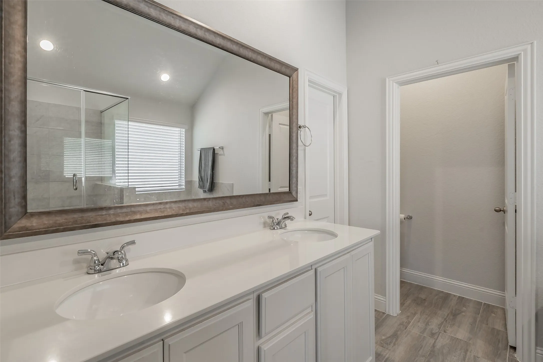 Single Family Residence For Sale in Parker County , 14833 Grissom Avenue, Aledo, Texas 76008, 3 Bedroom, 3 Bathroom, 2 Garage spaces, 2,240 Sqft, built in 2022, mls#21345522, Real Estate Agent in Aledo, Homes For Sale in Parker county, Homes For Sale in Aledo, Realtor in Aledo Texas, Real Estate Brokerage Independent Realty Texas, Luminita Cordes Realtor