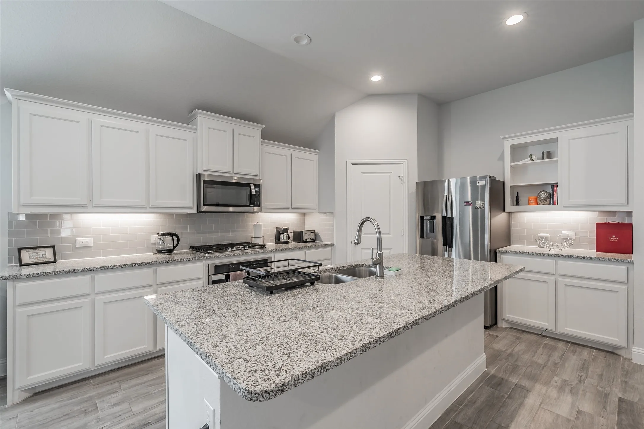 Single Family Residence For Sale in Parker County , 14833 Grissom Avenue, Aledo, Texas 76008, 3 Bedroom, 3 Bathroom, 2 Garage spaces, 2,240 Sqft, built in 2022, mls#21345522, Real Estate Agent in Aledo, Homes For Sale in Parker county, Homes For Sale in Aledo, Realtor in Aledo Texas, Real Estate Brokerage Independent Realty Texas, Luminita Cordes Realtor