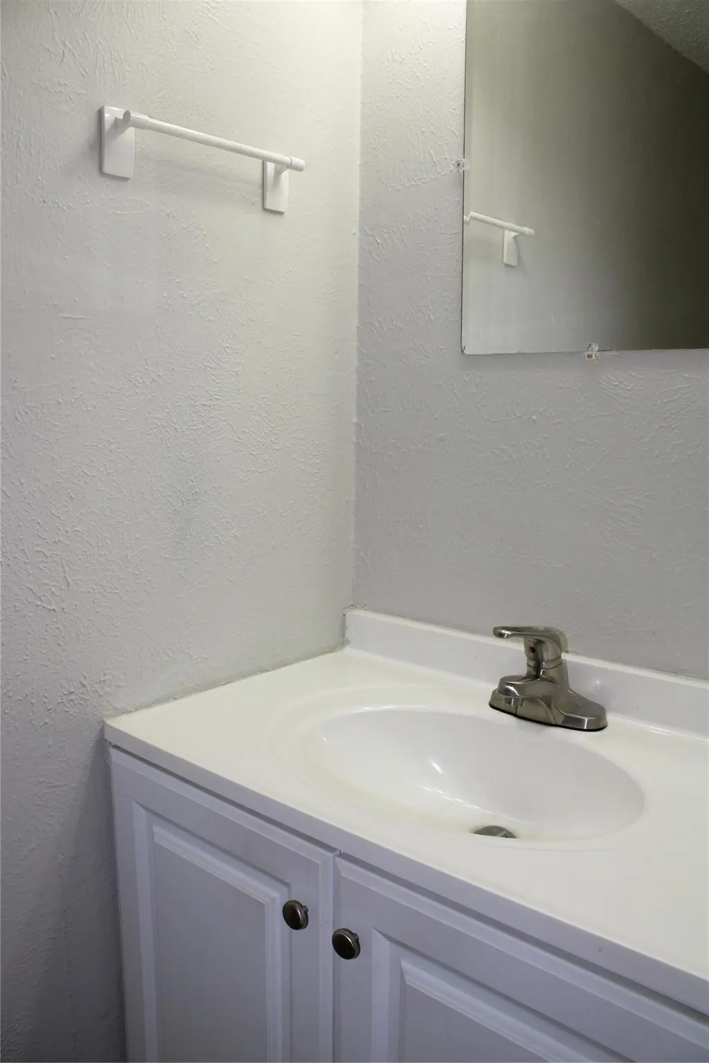 Single Family Residence For Rent in Dallas County , 10500 Lake June Road I07, Dallas, Texas 75217, 2 Bedroom, 2 Bathroom, Garage spaces, 1,103 Sqft, built in 1984, mls#21345593, Real Estate Agent in Dallas, Homes For Rent in Dallas county, Homes For Rent in Dallas, Realtor in Dallas Texas, Real Estate Brokerage Independent Realty Texas, Luminita Cordes Realtor