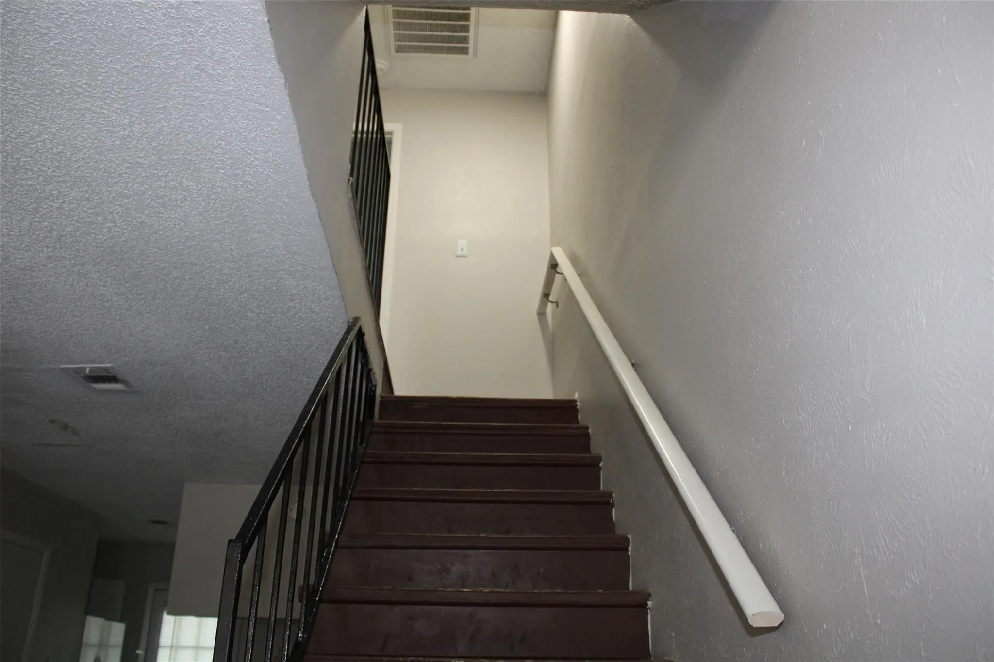 Single Family Residence For Rent in Dallas County , 10500 Lake June Road I07, Dallas, Texas 75217, 2 Bedroom, 2 Bathroom, Garage spaces, 1,103 Sqft, built in 1984, mls#21345593, Real Estate Agent in Dallas, Homes For Rent in Dallas county, Homes For Rent in Dallas, Realtor in Dallas Texas, Real Estate Brokerage Independent Realty Texas, Luminita Cordes Realtor