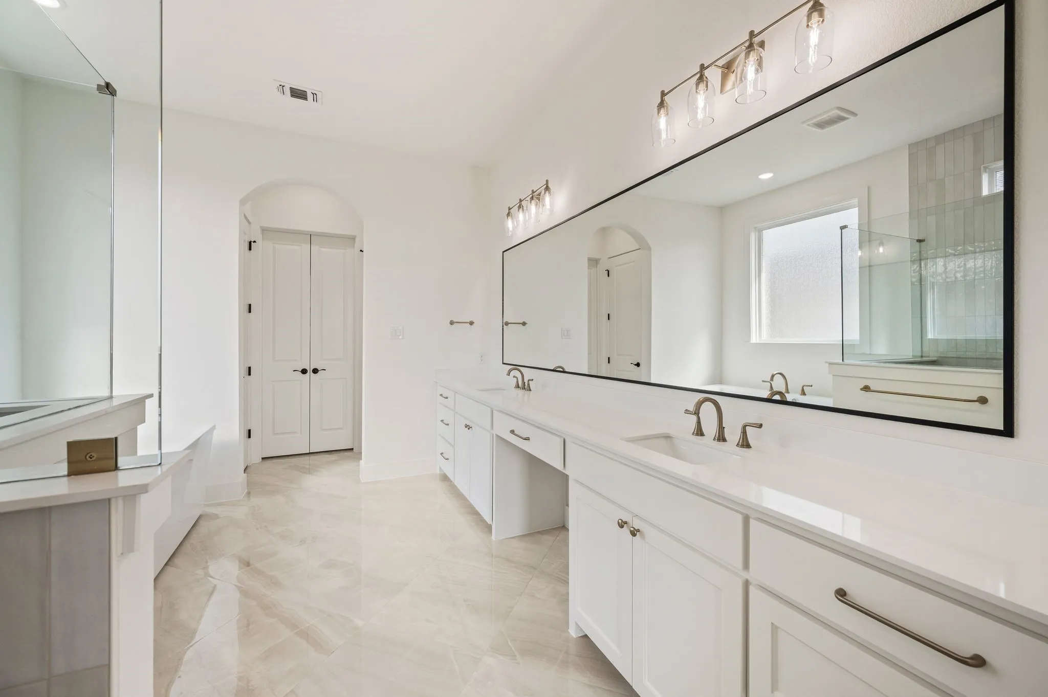 Single Family Residence For Sale in Tarrant County , 305 Wimberley Drive, Haslet, Texas 76052, 4 Bedroom, 4 Bathroom, 3 Garage spaces, 3,685 Sqft, built in 2026, mls#21345596, Real Estate Agent in Haslet, Homes For Sale in Tarrant county, Homes For Sale in Haslet, Realtor in Haslet Texas, Real Estate Brokerage Independent Realty Texas, Luminita Cordes Realtor