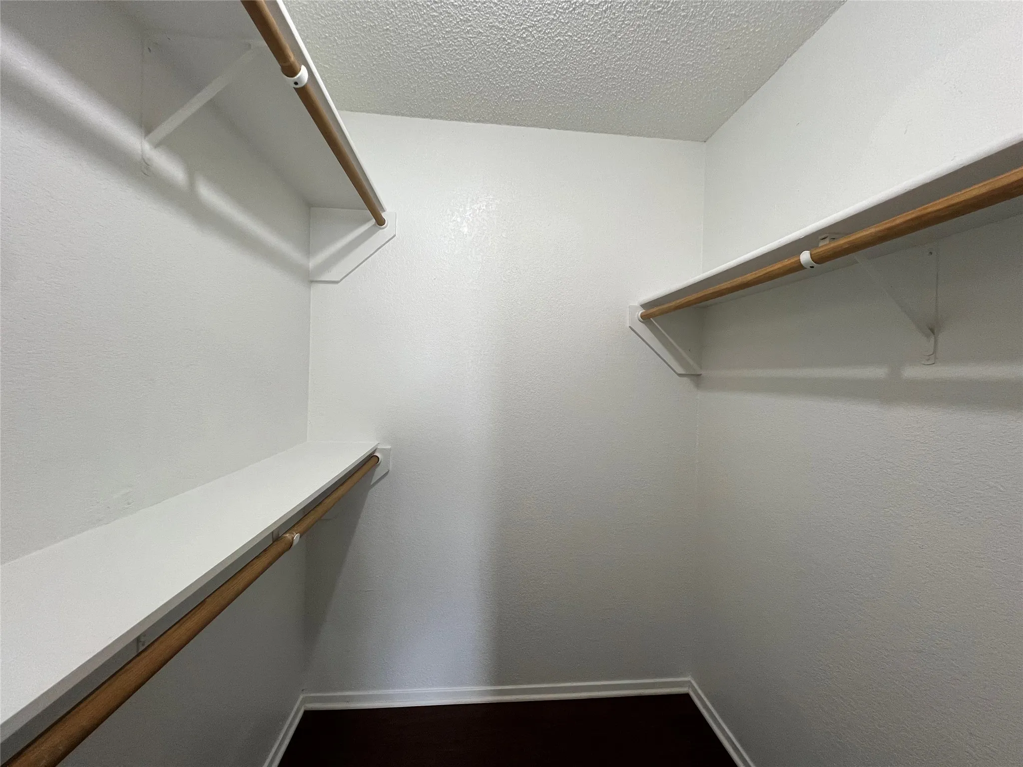Duplex For Rent in Tarrant County , 7041 Crosstimbers Lane, North Richland Hills, Texas 76182, 2 Bedroom, 2 Bathroom, Garage spaces, 1,008 Sqft, built in 1983, mls#21345597, Real Estate Agent in North Richland Hills, Homes For Rent in Tarrant county, Homes For Rent in North Richland Hills, Realtor in North Richland Hills Texas, Real Estate Brokerage Independent Realty Texas, Luminita Cordes Realtor