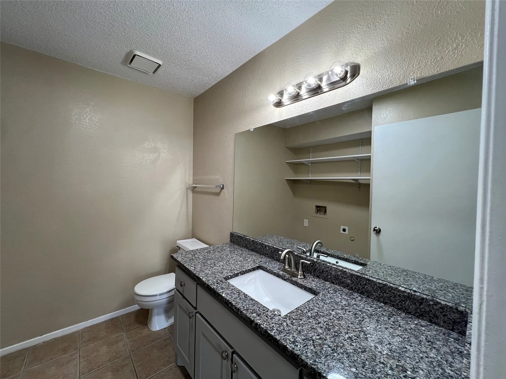 Duplex For Rent in Tarrant County , 7041 Crosstimbers Lane, North Richland Hills, Texas 76182, 2 Bedroom, 2 Bathroom, Garage spaces, 1,008 Sqft, built in 1983, mls#21345597, Real Estate Agent in North Richland Hills, Homes For Rent in Tarrant county, Homes For Rent in North Richland Hills, Realtor in North Richland Hills Texas, Real Estate Brokerage Independent Realty Texas, Luminita Cordes Realtor