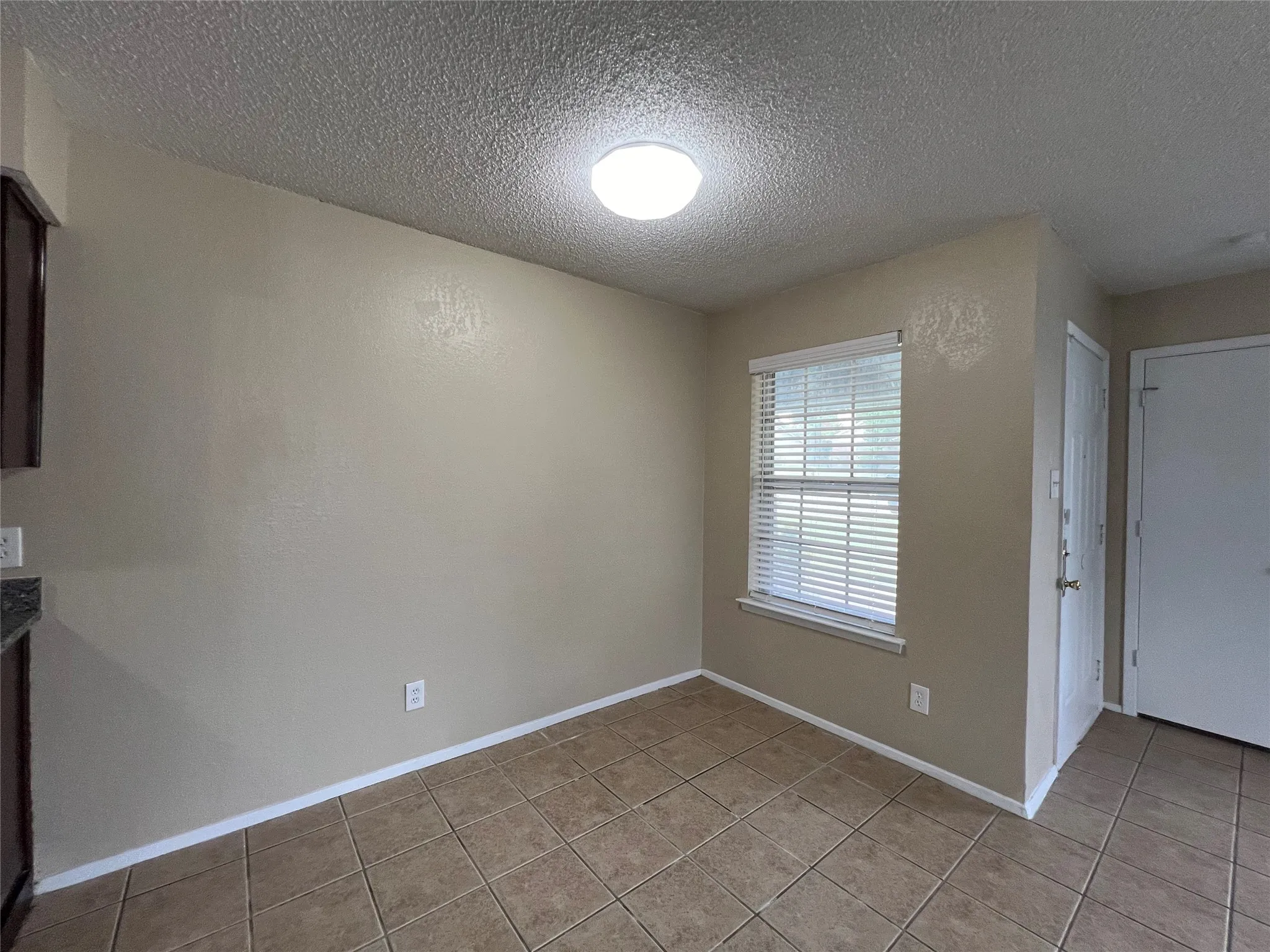 Duplex For Rent in Tarrant County , 7041 Crosstimbers Lane, North Richland Hills, Texas 76182, 2 Bedroom, 2 Bathroom, Garage spaces, 1,008 Sqft, built in 1983, mls#21345597, Real Estate Agent in North Richland Hills, Homes For Rent in Tarrant county, Homes For Rent in North Richland Hills, Realtor in North Richland Hills Texas, Real Estate Brokerage Independent Realty Texas, Luminita Cordes Realtor