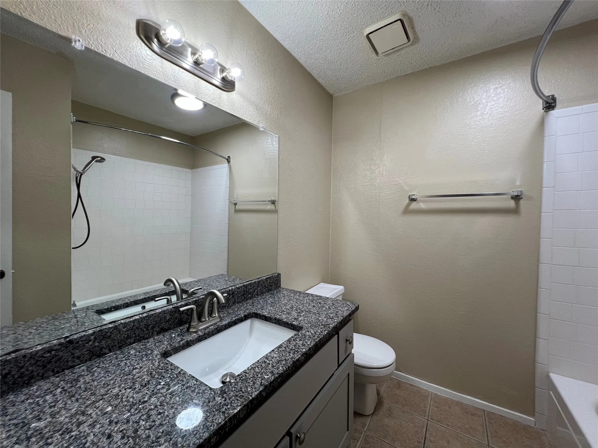 Duplex For Rent in Tarrant County , 7041 Crosstimbers Lane, North Richland Hills, Texas 76182, 2 Bedroom, 2 Bathroom, Garage spaces, 1,008 Sqft, built in 1983, mls#21345597, Real Estate Agent in North Richland Hills, Homes For Rent in Tarrant county, Homes For Rent in North Richland Hills, Realtor in North Richland Hills Texas, Real Estate Brokerage Independent Realty Texas, Luminita Cordes Realtor