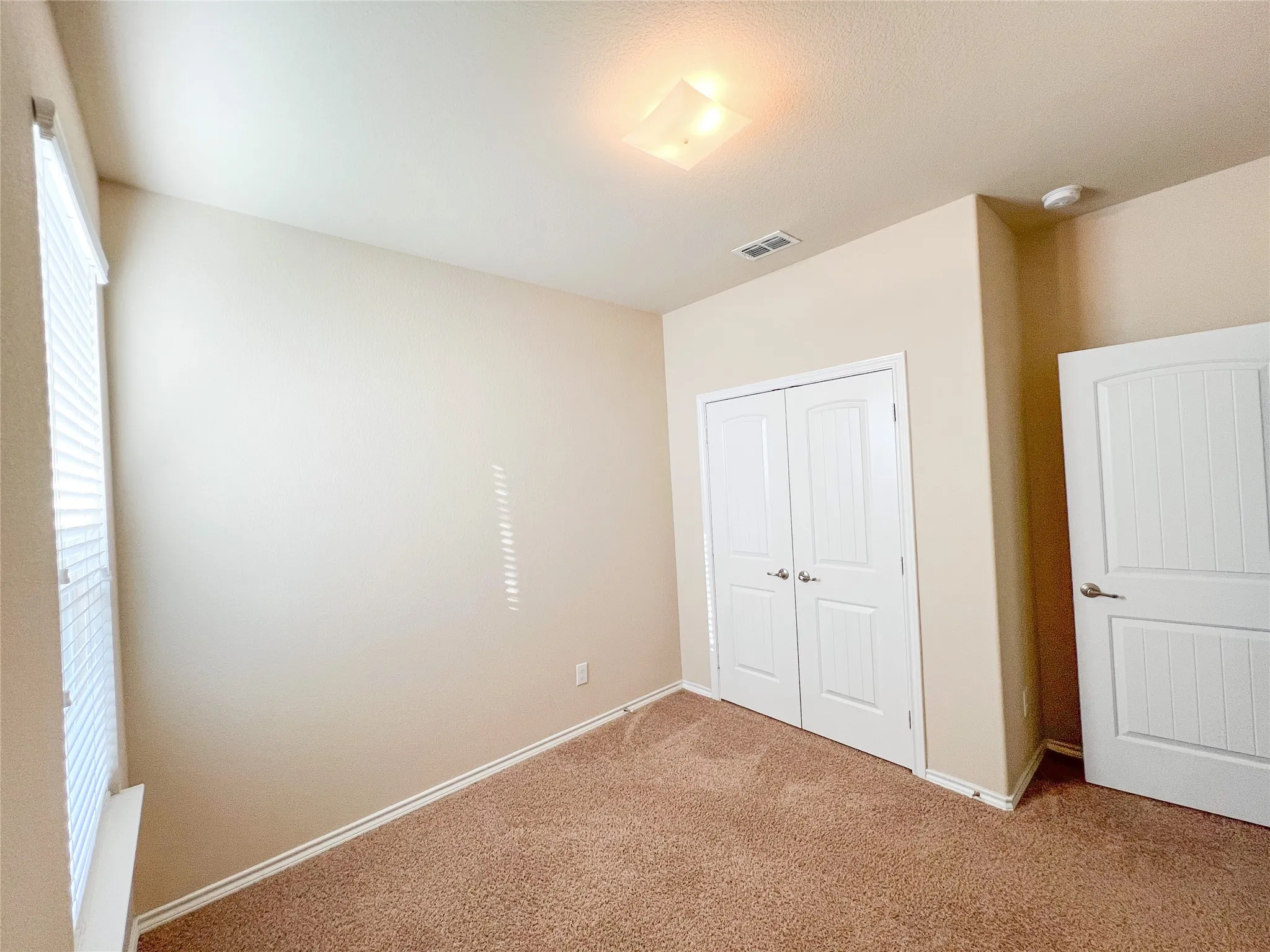 Single Family Residence For Sale in Denton County , 5816 Marsh Rail Drive, Denton, Texas 76208, 3 Bedroom, 2 Bathroom, 2 Garage spaces, 1,510 Sqft, built in 2015, mls#21340308, Real Estate Agent in Denton, Homes For Sale in Denton county, Homes For Sale in Denton, Realtor in Denton Texas, Real Estate Brokerage Independent Realty Texas, Luminita Cordes Realtor