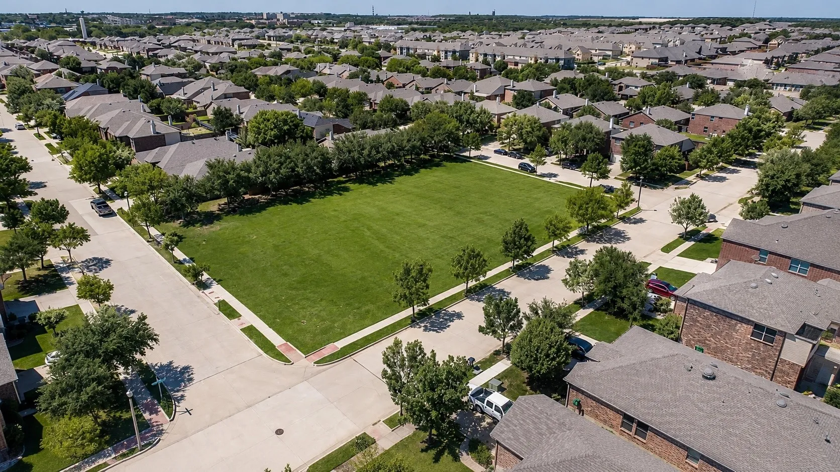 Single Family Residence For Sale in Denton County , 5816 Marsh Rail Drive, Denton, Texas 76208, 3 Bedroom, 2 Bathroom, 2 Garage spaces, 1,510 Sqft, built in 2015, mls#21340308, Real Estate Agent in Denton, Homes For Sale in Denton county, Homes For Sale in Denton, Realtor in Denton Texas, Real Estate Brokerage Independent Realty Texas, Luminita Cordes Realtor