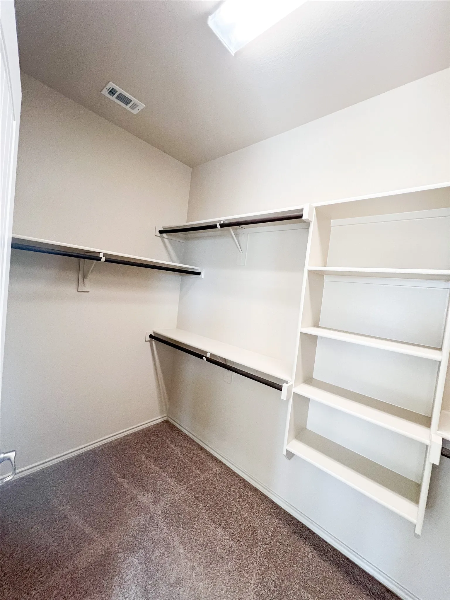Single Family Residence For Sale in Denton County , 5816 Marsh Rail Drive, Denton, Texas 76208, 3 Bedroom, 2 Bathroom, 2 Garage spaces, 1,510 Sqft, built in 2015, mls#21340308, Real Estate Agent in Denton, Homes For Sale in Denton county, Homes For Sale in Denton, Realtor in Denton Texas, Real Estate Brokerage Independent Realty Texas, Luminita Cordes Realtor