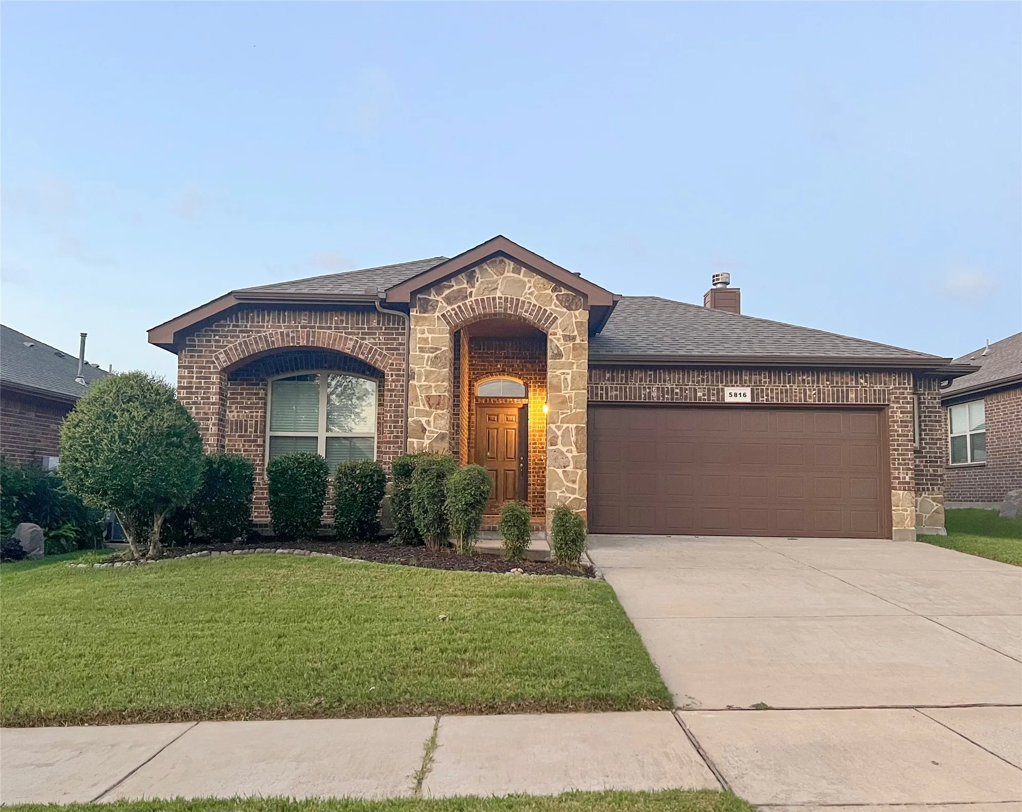 Single Family Residence For Sale in Denton County , 5816 Marsh Rail Drive, Denton, Texas 76208, 3 Bedroom, 2 Bathroom, 2 Garage spaces, 1,510 Sqft, built in 2015, mls#21340308, Real Estate Agent in Denton, Homes For Sale in Denton county, Homes For Sale in Denton, Realtor in Denton Texas, Real Estate Brokerage Independent Realty Texas, Luminita Cordes Realtor