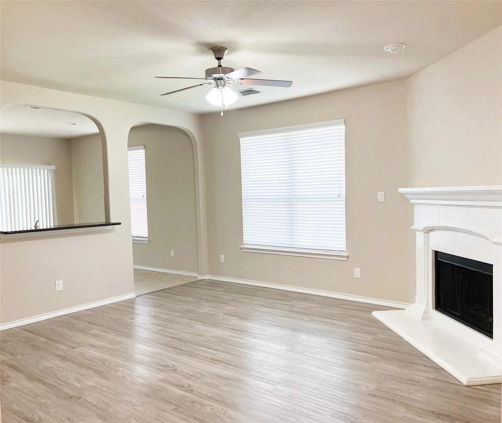 Single Family Residence For Sale in Denton County , 5816 Marsh Rail Drive, Denton, Texas 76208, 3 Bedroom, 2 Bathroom, 2 Garage spaces, 1,510 Sqft, built in 2015, mls#21340308, Real Estate Agent in Denton, Homes For Sale in Denton county, Homes For Sale in Denton, Realtor in Denton Texas, Real Estate Brokerage Independent Realty Texas, Luminita Cordes Realtor