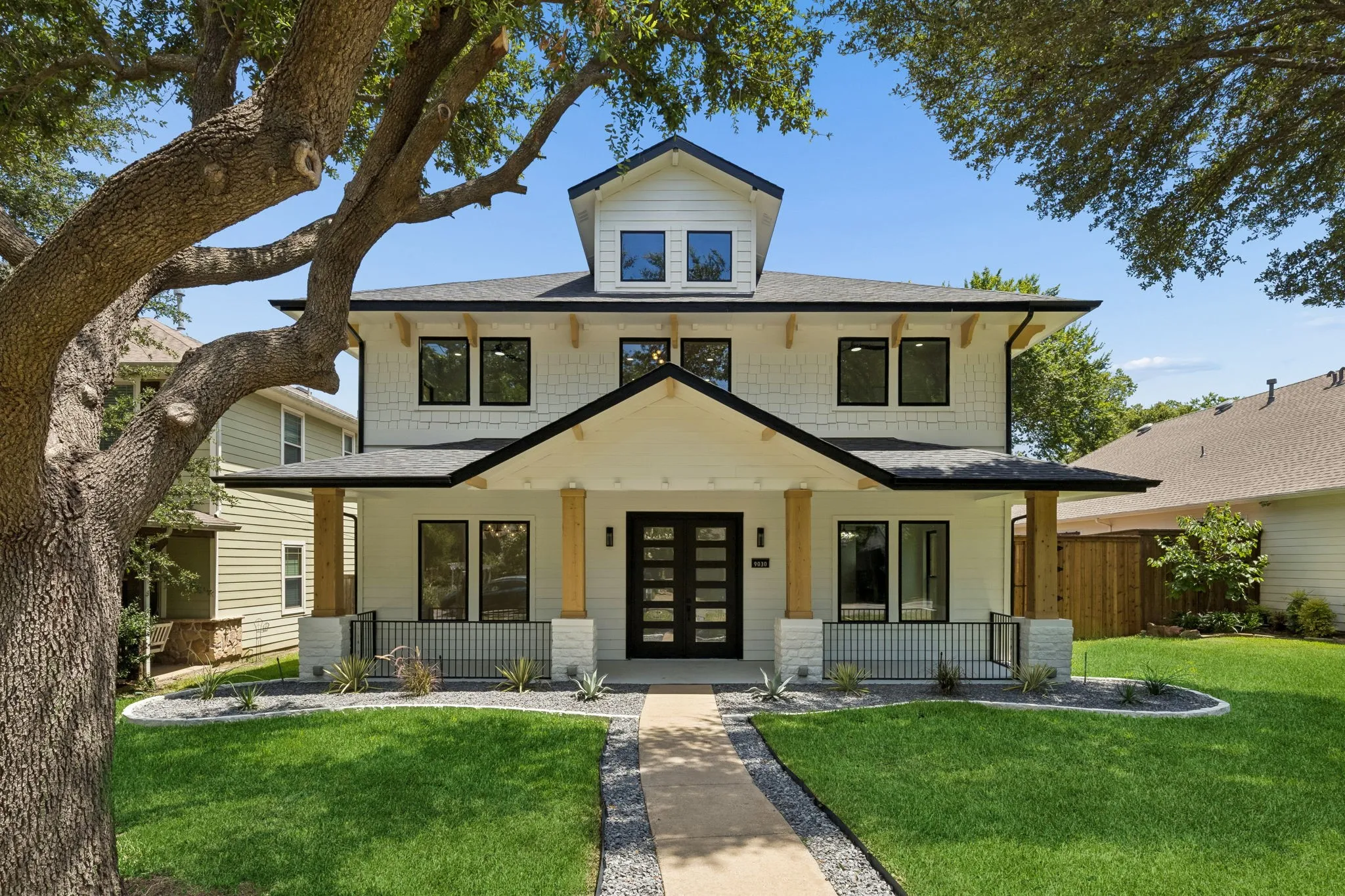 Single Family Residence For Sale in Dallas County , 9030 Diceman Drive, Dallas, Texas 75218, 4 Bedroom, 5 Bathroom, 2 Garage spaces, 3,200 Sqft, built in 2006, mls#21343481, Real Estate Agent in Dallas, Homes For Sale in Dallas county, Homes For Sale in Dallas, Realtor in Dallas Texas, Real Estate Brokerage Independent Realty Texas, Luminita Cordes Realtor