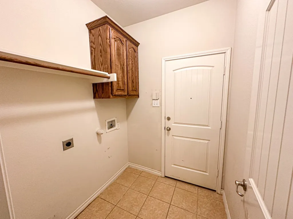 Single Family Residence For Rent in Collin County , 1715 Nestledown Drive, Allen, Texas 75002, 3 Bedroom, 2 Bathroom, 2 Garage spaces, 1,844 Sqft, built in 2009, mls#21345566, Real Estate Agent in Allen, Homes For Rent in Collin county, Homes For Rent in Allen, Realtor in Allen Texas, Real Estate Brokerage Independent Realty Texas, Luminita Cordes Realtor