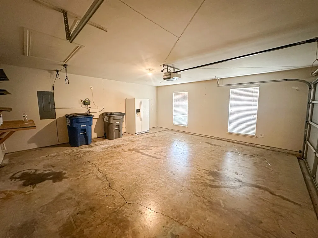 Single Family Residence For Rent in Collin County , 1715 Nestledown Drive, Allen, Texas 75002, 3 Bedroom, 2 Bathroom, 2 Garage spaces, 1,844 Sqft, built in 2009, mls#21345566, Real Estate Agent in Allen, Homes For Rent in Collin county, Homes For Rent in Allen, Realtor in Allen Texas, Real Estate Brokerage Independent Realty Texas, Luminita Cordes Realtor