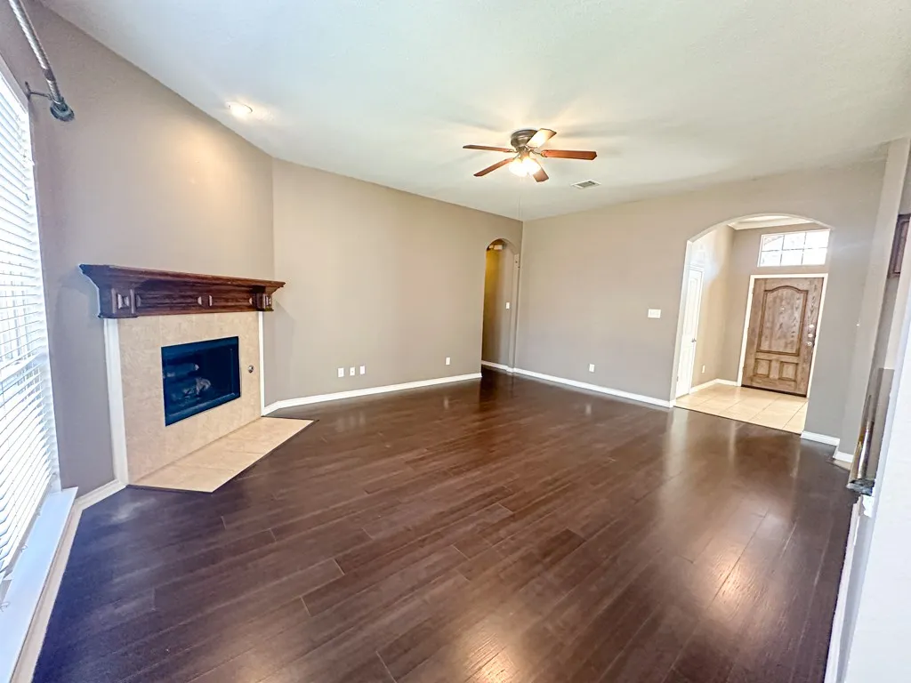 Single Family Residence For Rent in Collin County , 1715 Nestledown Drive, Allen, Texas 75002, 3 Bedroom, 2 Bathroom, 2 Garage spaces, 1,844 Sqft, built in 2009, mls#21345566, Real Estate Agent in Allen, Homes For Rent in Collin county, Homes For Rent in Allen, Realtor in Allen Texas, Real Estate Brokerage Independent Realty Texas, Luminita Cordes Realtor