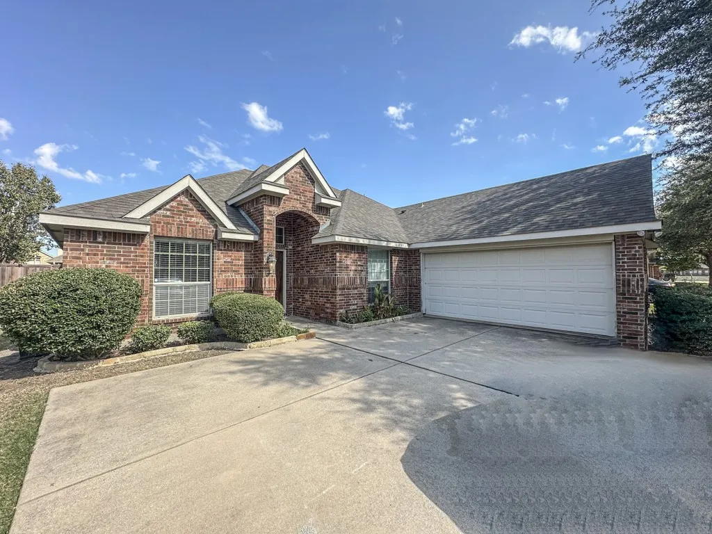 Single Family Residence For Rent in Collin County , 1715 Nestledown Drive, Allen, Texas 75002, 3 Bedroom, 2 Bathroom, 2 Garage spaces, 1,844 Sqft, built in 2009, mls#21345566, Real Estate Agent in Allen, Homes For Rent in Collin county, Homes For Rent in Allen, Realtor in Allen Texas, Real Estate Brokerage Independent Realty Texas, Luminita Cordes Realtor