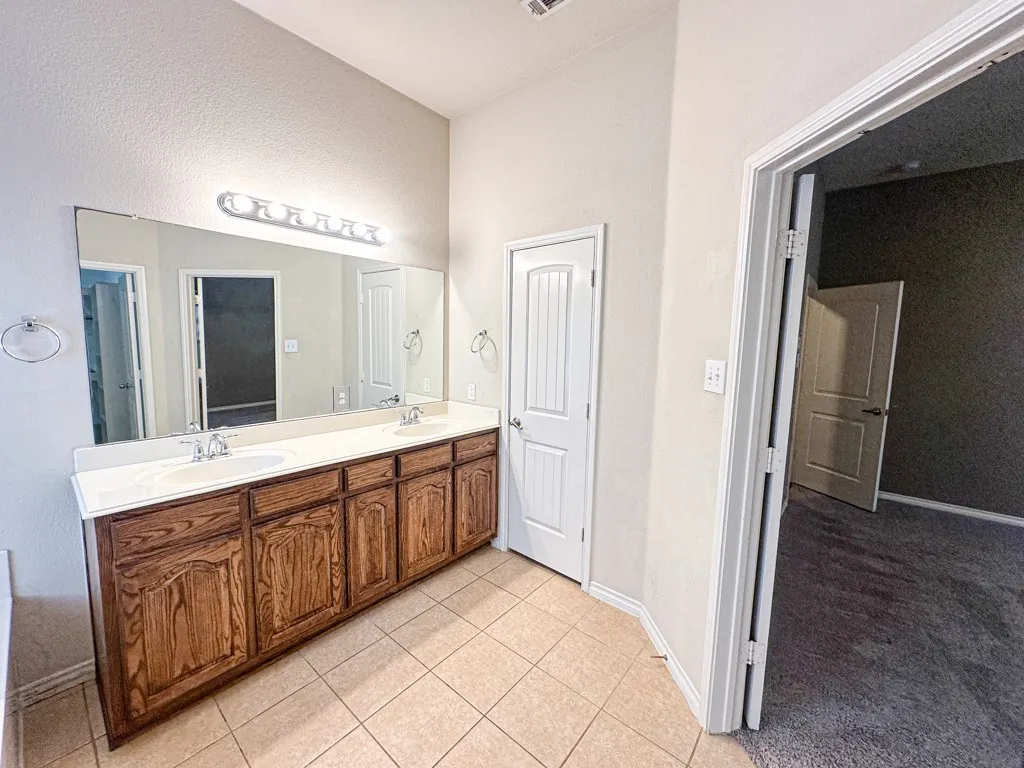 Single Family Residence For Rent in Collin County , 1715 Nestledown Drive, Allen, Texas 75002, 3 Bedroom, 2 Bathroom, 2 Garage spaces, 1,844 Sqft, built in 2009, mls#21345566, Real Estate Agent in Allen, Homes For Rent in Collin county, Homes For Rent in Allen, Realtor in Allen Texas, Real Estate Brokerage Independent Realty Texas, Luminita Cordes Realtor