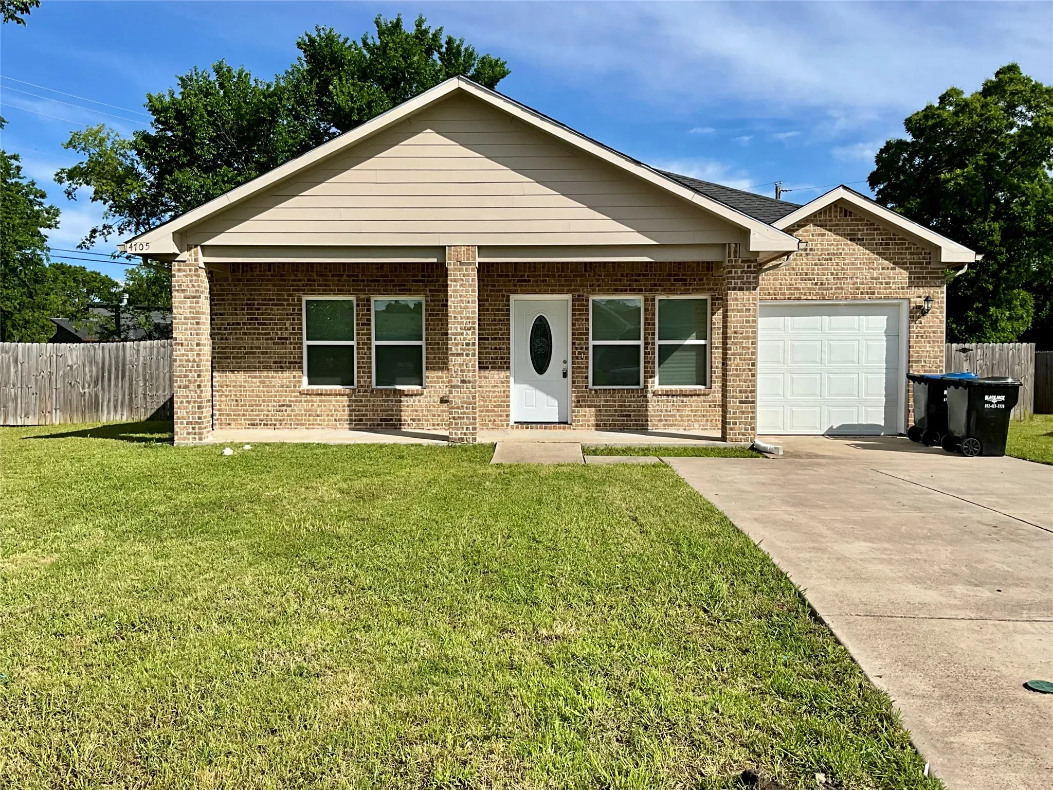 Single Family Residence For Rent in Hunt County , 4705 Henry Street, Greenville, Texas 75401, 3 Bedroom, 2 Bathroom, 1 Garage spaces, 1,343 Sqft, built in 2018, mls#21345604, Real Estate Agent in Greenville, Homes For Rent in Hunt county, Homes For Rent in Greenville, Realtor in Greenville Texas, Real Estate Brokerage Independent Realty Texas, Luminita Cordes Realtor