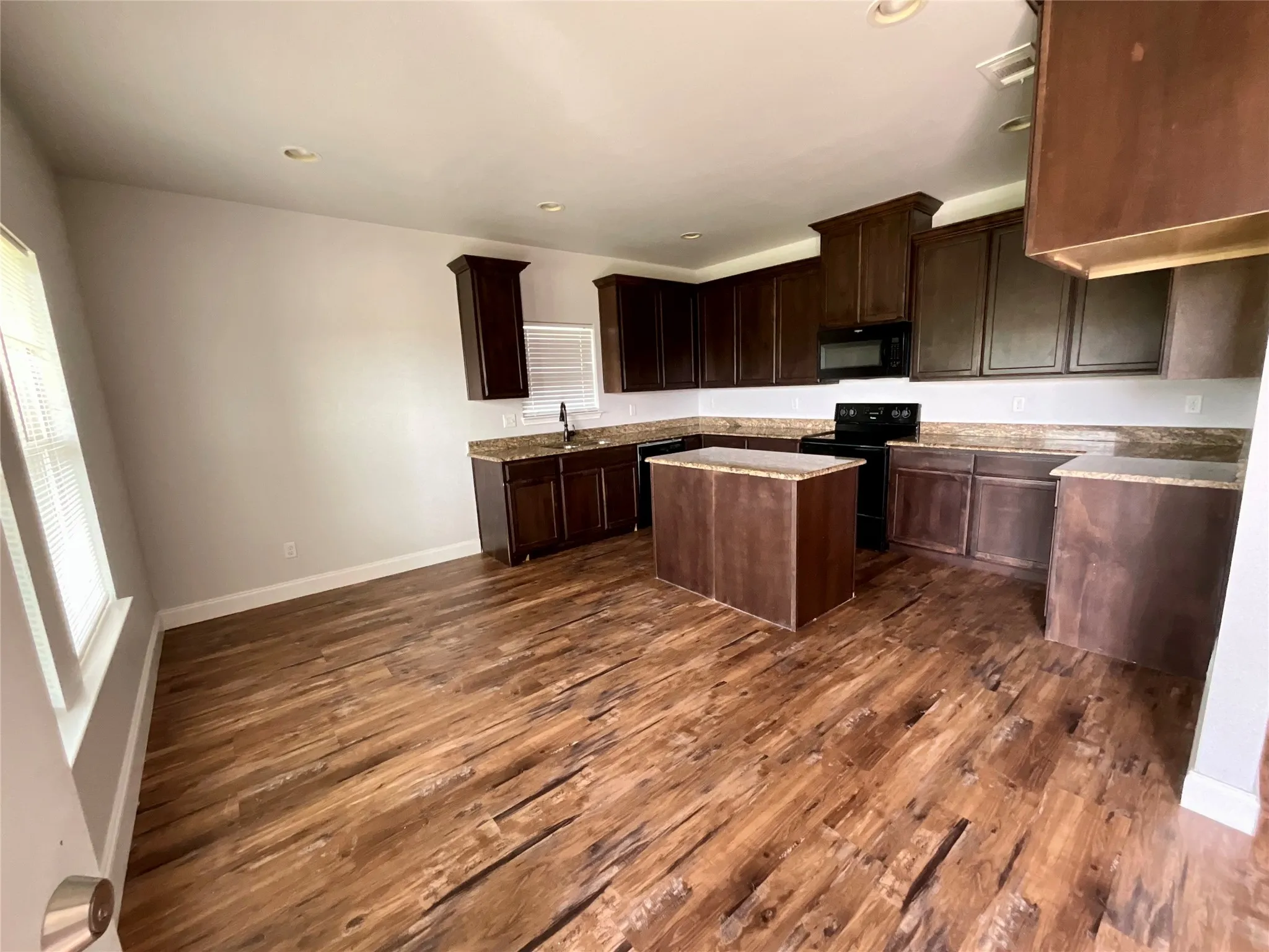 Single Family Residence For Rent in Hunt County , 4705 Henry Street, Greenville, Texas 75401, 3 Bedroom, 2 Bathroom, 1 Garage spaces, 1,343 Sqft, built in 2018, mls#21345604, Real Estate Agent in Greenville, Homes For Rent in Hunt county, Homes For Rent in Greenville, Realtor in Greenville Texas, Real Estate Brokerage Independent Realty Texas, Luminita Cordes Realtor