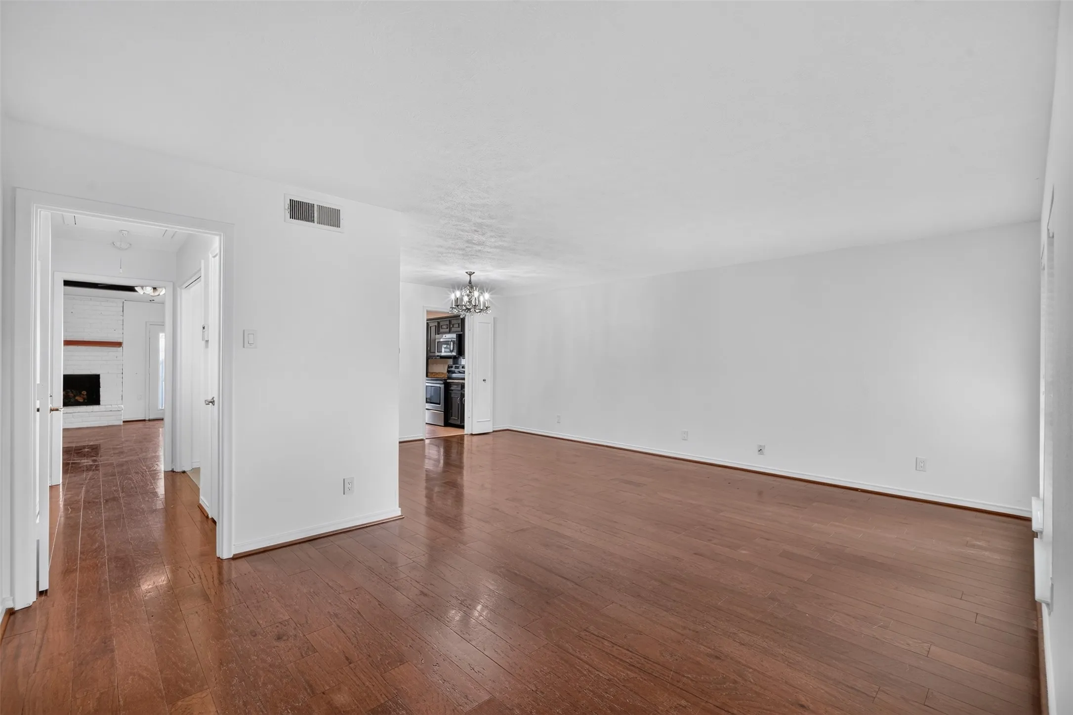Duplex For Sale in Dallas County , 10524 Ravenscroft, Dallas, Texas 75230, 6 Bedroom, 4 Bathroom, Garage spaces, 0 Sqft, built in 1969, mls#21343669, Real Estate Agent in Dallas, Homes For Sale in Dallas county, Homes For Sale in Dallas, Realtor in Dallas Texas, Real Estate Brokerage Independent Realty Texas, Luminita Cordes Realtor