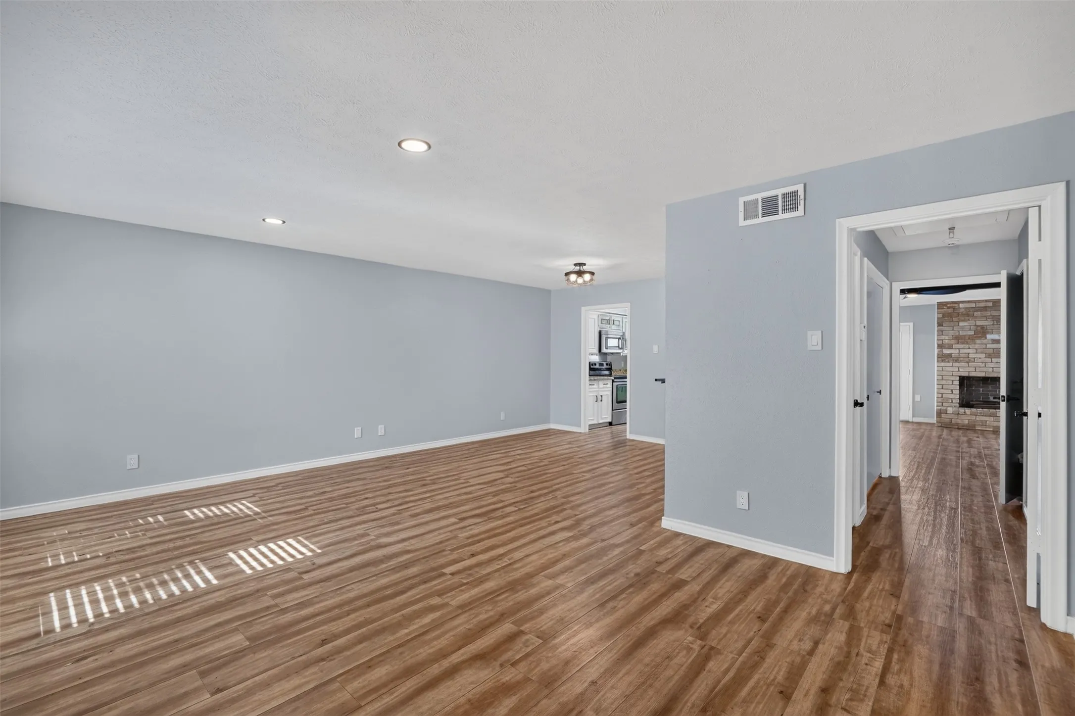 Duplex For Sale in Dallas County , 10524 Ravenscroft, Dallas, Texas 75230, 6 Bedroom, 4 Bathroom, Garage spaces, 0 Sqft, built in 1969, mls#21343669, Real Estate Agent in Dallas, Homes For Sale in Dallas county, Homes For Sale in Dallas, Realtor in Dallas Texas, Real Estate Brokerage Independent Realty Texas, Luminita Cordes Realtor