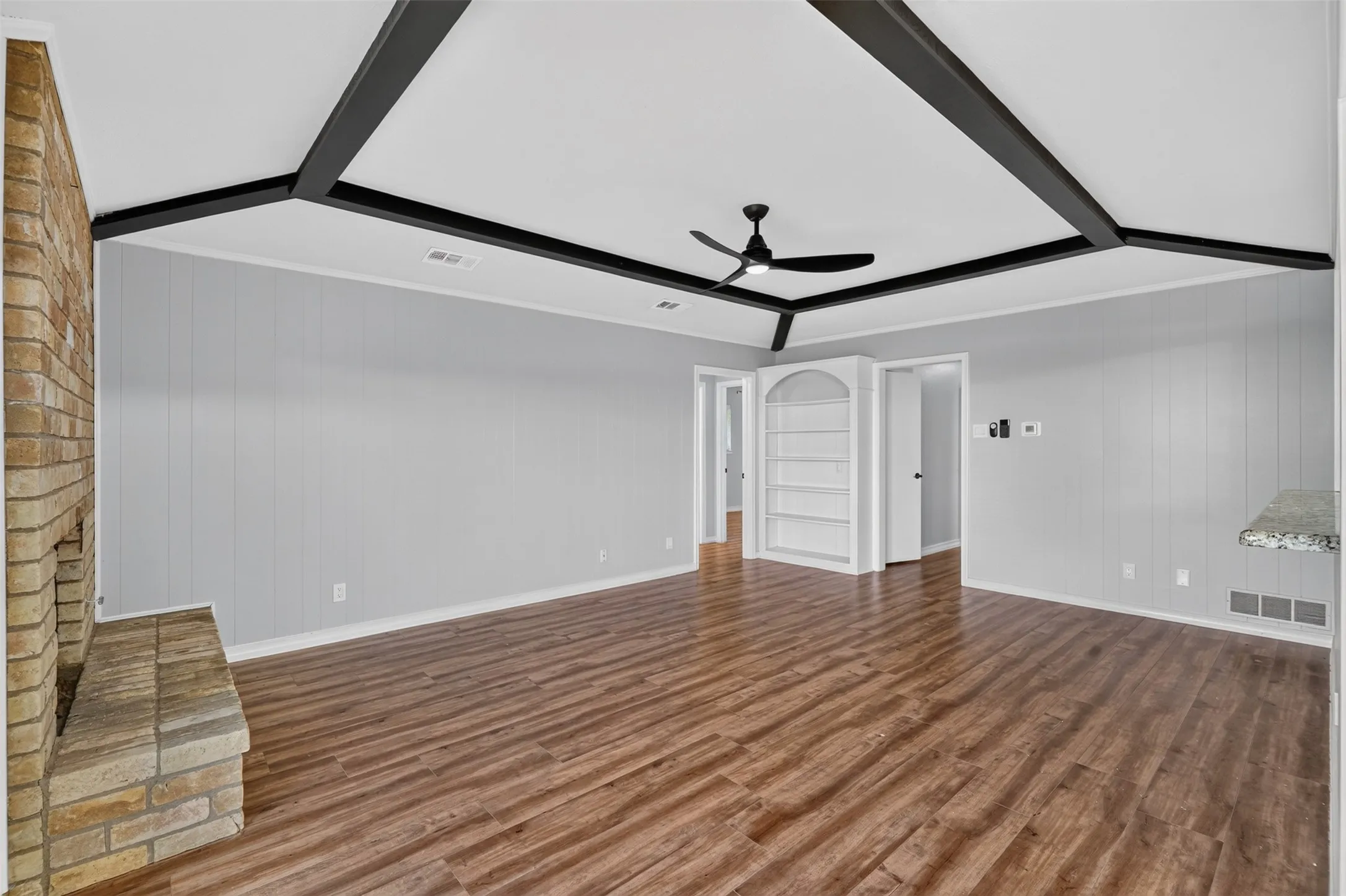 Duplex For Sale in Dallas County , 10524 Ravenscroft, Dallas, Texas 75230, 6 Bedroom, 4 Bathroom, Garage spaces, 0 Sqft, built in 1969, mls#21343669, Real Estate Agent in Dallas, Homes For Sale in Dallas county, Homes For Sale in Dallas, Realtor in Dallas Texas, Real Estate Brokerage Independent Realty Texas, Luminita Cordes Realtor