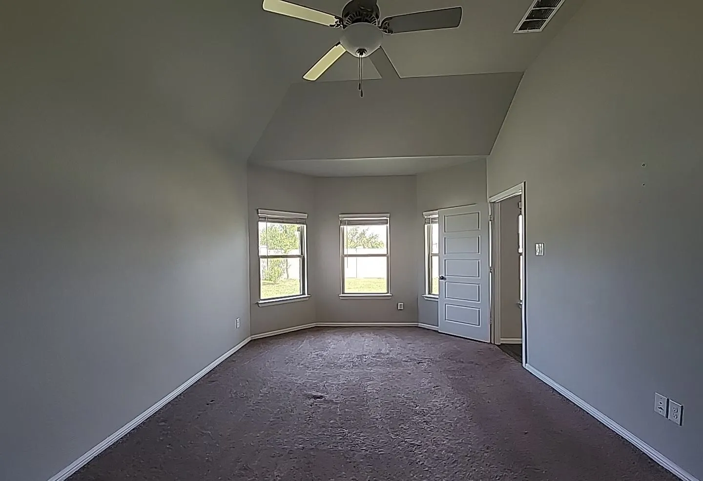 Single Family Residence For Sale in Ellis County , 7105 Pampas Place, Venus, Texas 76084, 4 Bedroom, 3 Bathroom, 3 Garage spaces, 2,476 Sqft, built in 2022, mls#21345587, Real Estate Agent in Venus, Homes For Sale in Ellis county, Homes For Sale in Venus, Realtor in Venus Texas, Real Estate Brokerage Independent Realty Texas, Luminita Cordes Realtor