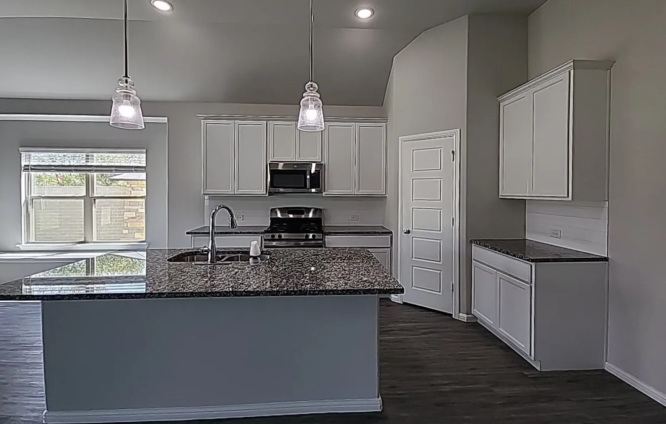 Single Family Residence For Sale in Ellis County , 7105 Pampas Place, Venus, Texas 76084, 4 Bedroom, 3 Bathroom, 3 Garage spaces, 2,476 Sqft, built in 2022, mls#21345587, Real Estate Agent in Venus, Homes For Sale in Ellis county, Homes For Sale in Venus, Realtor in Venus Texas, Real Estate Brokerage Independent Realty Texas, Luminita Cordes Realtor