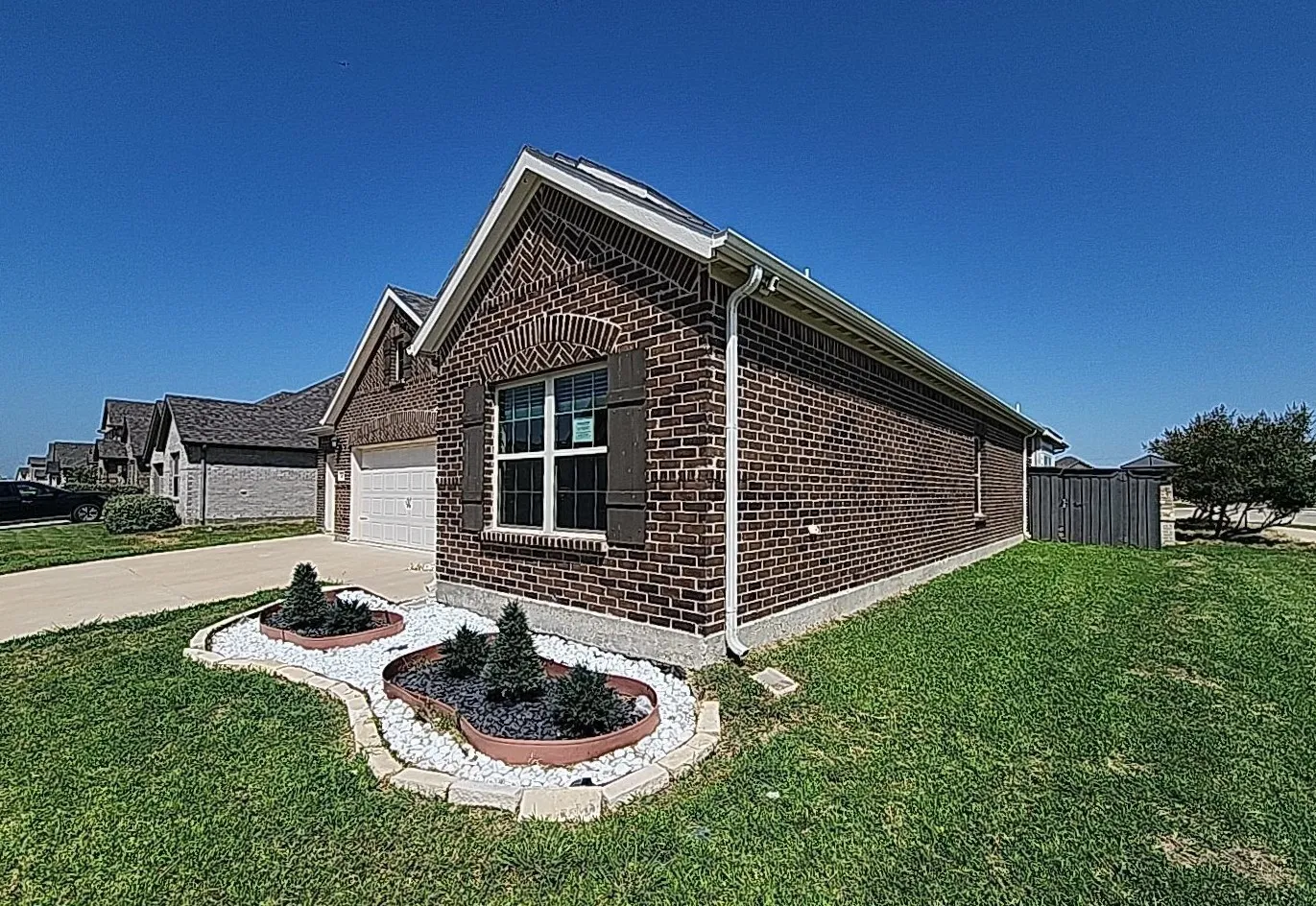 Single Family Residence For Sale in Ellis County , 7105 Pampas Place, Venus, Texas 76084, 4 Bedroom, 3 Bathroom, 3 Garage spaces, 2,476 Sqft, built in 2022, mls#21345587, Real Estate Agent in Venus, Homes For Sale in Ellis county, Homes For Sale in Venus, Realtor in Venus Texas, Real Estate Brokerage Independent Realty Texas, Luminita Cordes Realtor