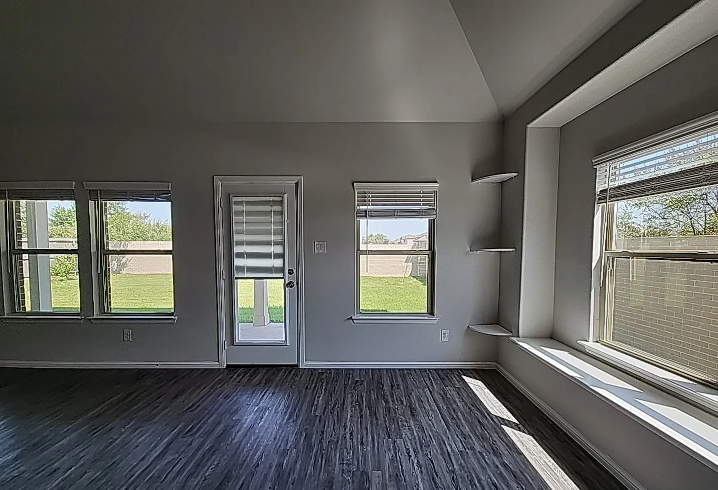 Single Family Residence For Sale in Ellis County , 7105 Pampas Place, Venus, Texas 76084, 4 Bedroom, 3 Bathroom, 3 Garage spaces, 2,476 Sqft, built in 2022, mls#21345587, Real Estate Agent in Venus, Homes For Sale in Ellis county, Homes For Sale in Venus, Realtor in Venus Texas, Real Estate Brokerage Independent Realty Texas, Luminita Cordes Realtor