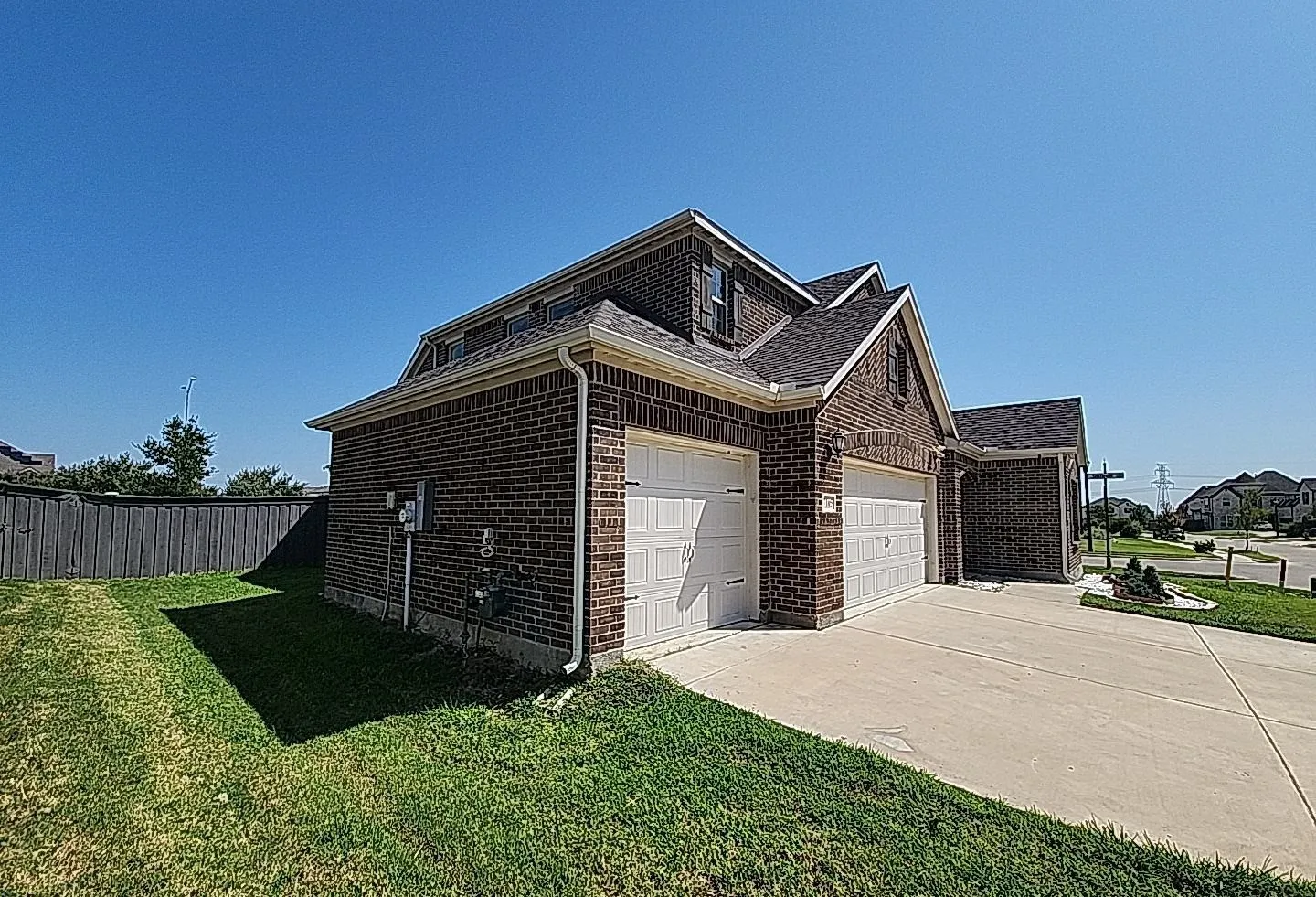 Single Family Residence For Sale in Ellis County , 7105 Pampas Place, Venus, Texas 76084, 4 Bedroom, 3 Bathroom, 3 Garage spaces, 2,476 Sqft, built in 2022, mls#21345587, Real Estate Agent in Venus, Homes For Sale in Ellis county, Homes For Sale in Venus, Realtor in Venus Texas, Real Estate Brokerage Independent Realty Texas, Luminita Cordes Realtor