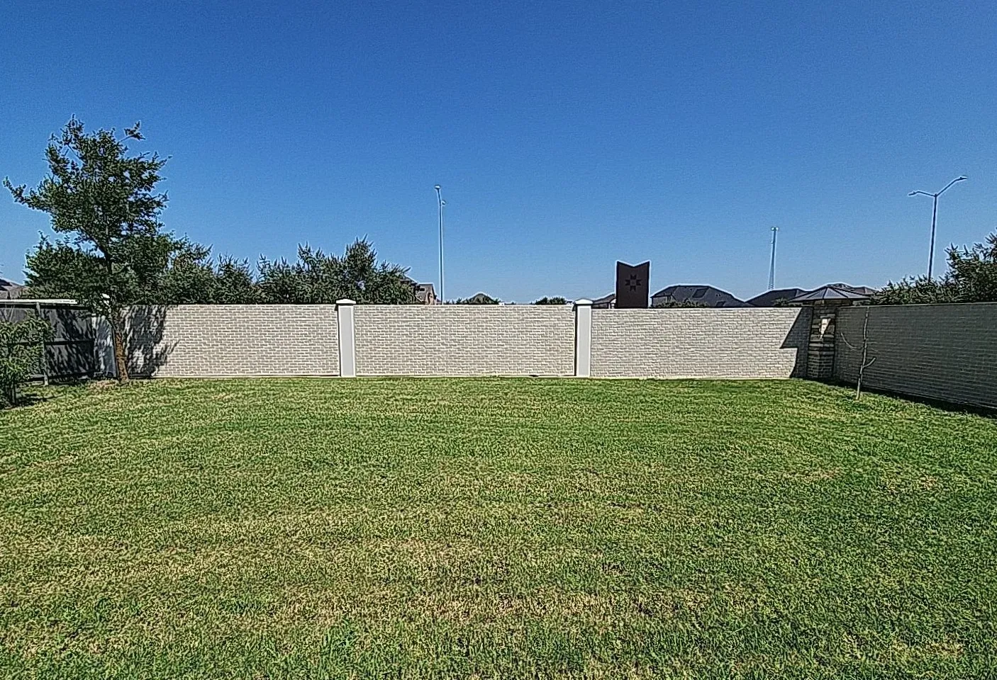 Single Family Residence For Sale in Ellis County , 7105 Pampas Place, Venus, Texas 76084, 4 Bedroom, 3 Bathroom, 3 Garage spaces, 2,476 Sqft, built in 2022, mls#21345587, Real Estate Agent in Venus, Homes For Sale in Ellis county, Homes For Sale in Venus, Realtor in Venus Texas, Real Estate Brokerage Independent Realty Texas, Luminita Cordes Realtor