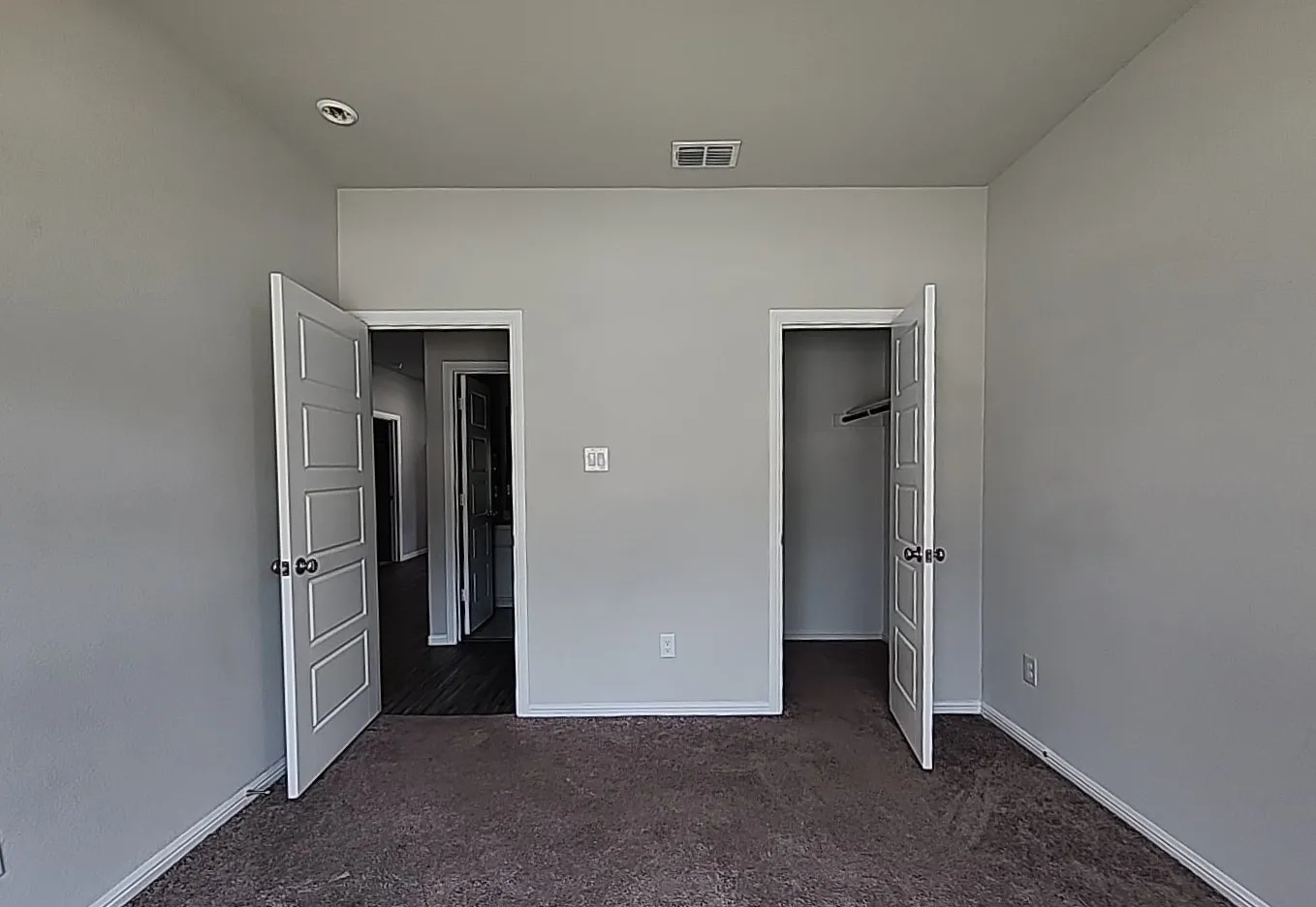 Single Family Residence For Sale in Ellis County , 7105 Pampas Place, Venus, Texas 76084, 4 Bedroom, 3 Bathroom, 3 Garage spaces, 2,476 Sqft, built in 2022, mls#21345587, Real Estate Agent in Venus, Homes For Sale in Ellis county, Homes For Sale in Venus, Realtor in Venus Texas, Real Estate Brokerage Independent Realty Texas, Luminita Cordes Realtor