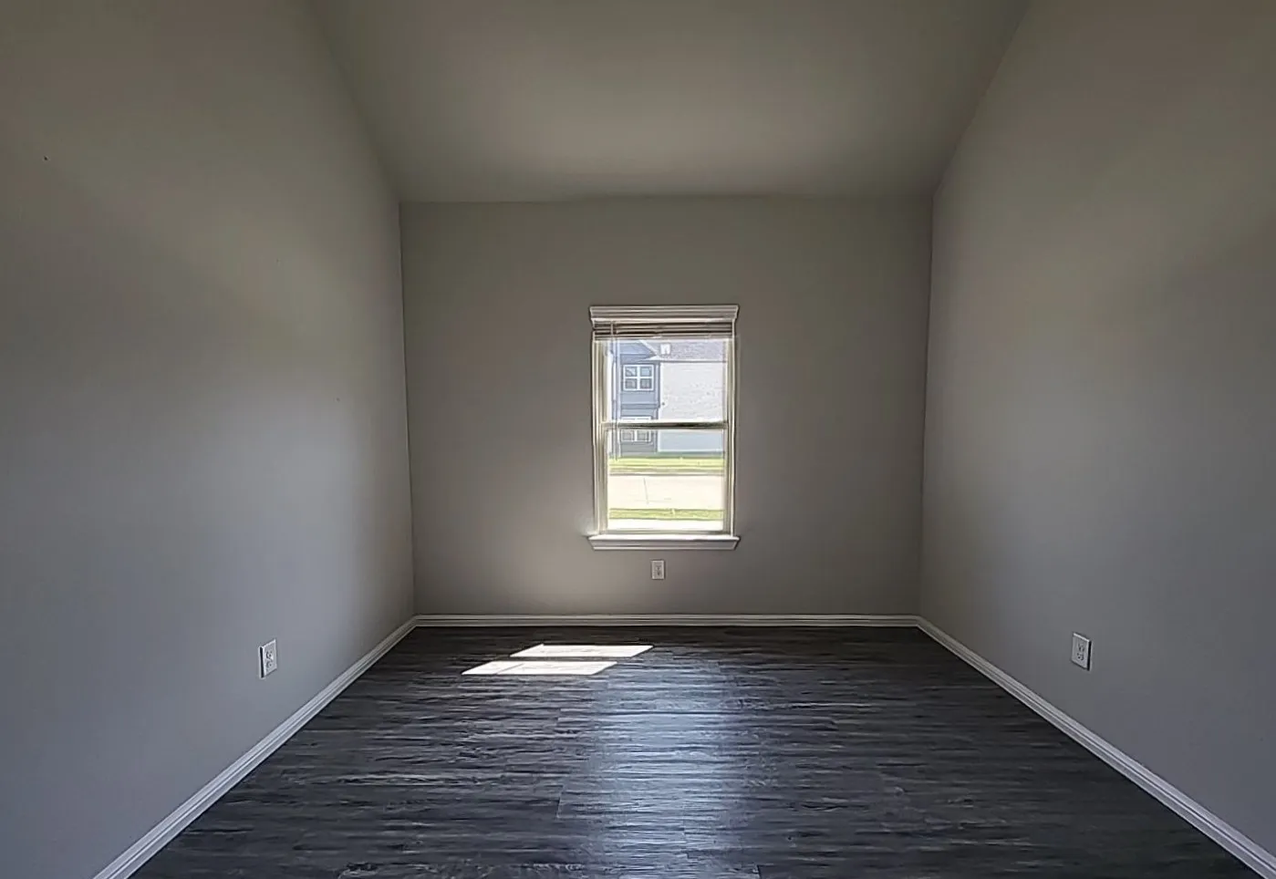 Single Family Residence For Sale in Ellis County , 7105 Pampas Place, Venus, Texas 76084, 4 Bedroom, 3 Bathroom, 3 Garage spaces, 2,476 Sqft, built in 2022, mls#21345587, Real Estate Agent in Venus, Homes For Sale in Ellis county, Homes For Sale in Venus, Realtor in Venus Texas, Real Estate Brokerage Independent Realty Texas, Luminita Cordes Realtor