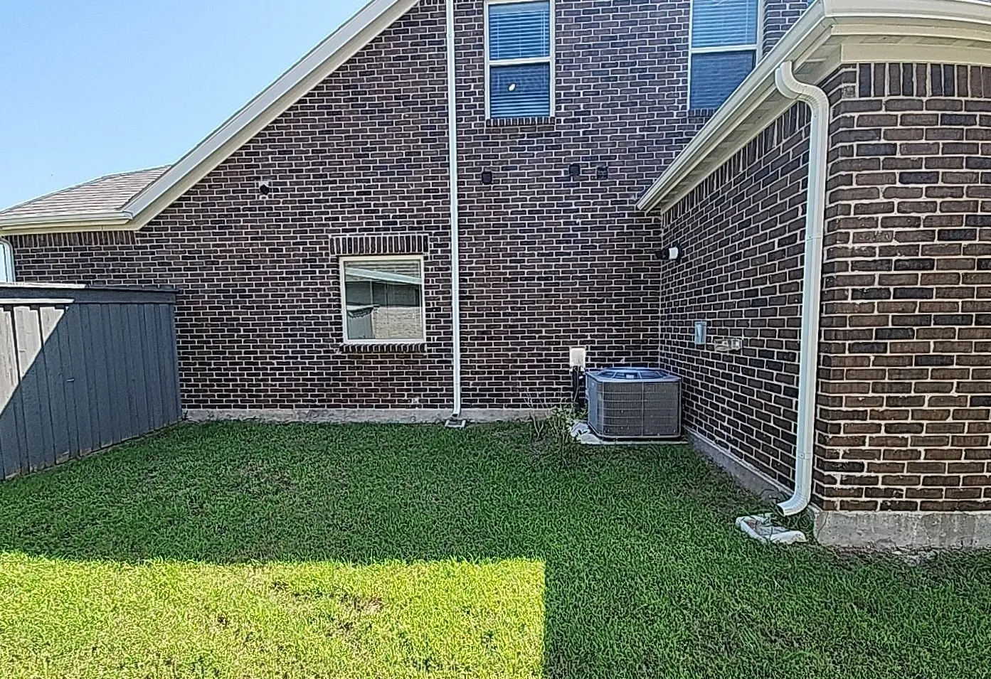 Single Family Residence For Sale in Ellis County , 7105 Pampas Place, Venus, Texas 76084, 4 Bedroom, 3 Bathroom, 3 Garage spaces, 2,476 Sqft, built in 2022, mls#21345587, Real Estate Agent in Venus, Homes For Sale in Ellis county, Homes For Sale in Venus, Realtor in Venus Texas, Real Estate Brokerage Independent Realty Texas, Luminita Cordes Realtor