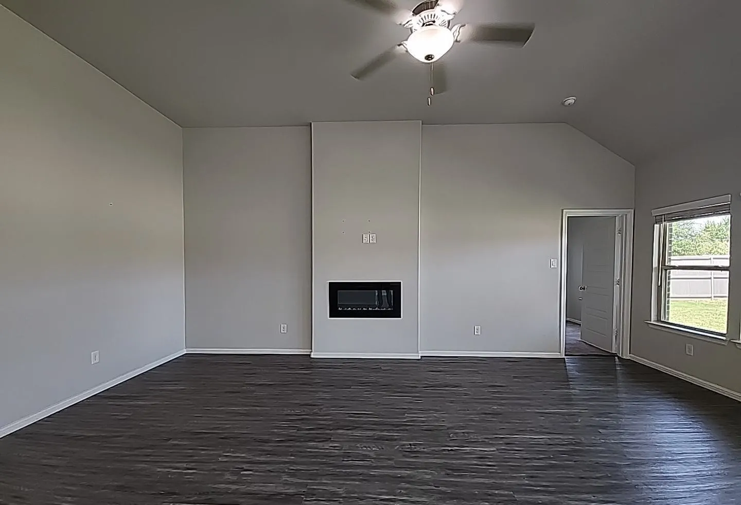 Single Family Residence For Sale in Ellis County , 7105 Pampas Place, Venus, Texas 76084, 4 Bedroom, 3 Bathroom, 3 Garage spaces, 2,476 Sqft, built in 2022, mls#21345587, Real Estate Agent in Venus, Homes For Sale in Ellis county, Homes For Sale in Venus, Realtor in Venus Texas, Real Estate Brokerage Independent Realty Texas, Luminita Cordes Realtor