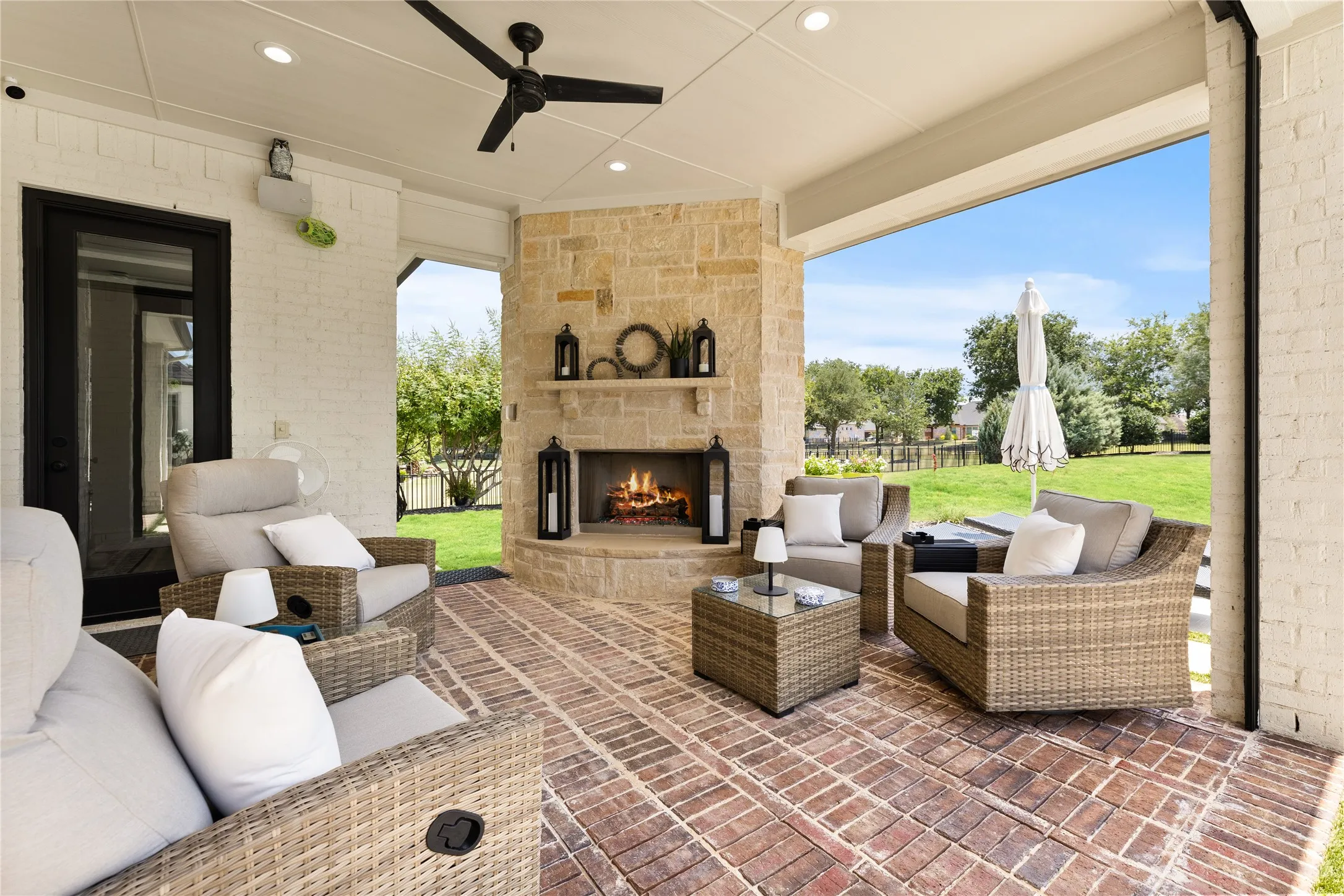 Single Family Residence For Sale in Collin County , 2120 Meadow View Drive, Prosper, Texas 75078, 4 Bedroom, 5 Bathroom, 3 Garage spaces, 4,331 Sqft, built in 2011, mls#21344030, Real Estate Agent in Prosper, Homes For Sale in Collin county, Homes For Sale in Prosper, Realtor in Prosper Texas, Real Estate Brokerage Independent Realty Texas, Luminita Cordes Realtor