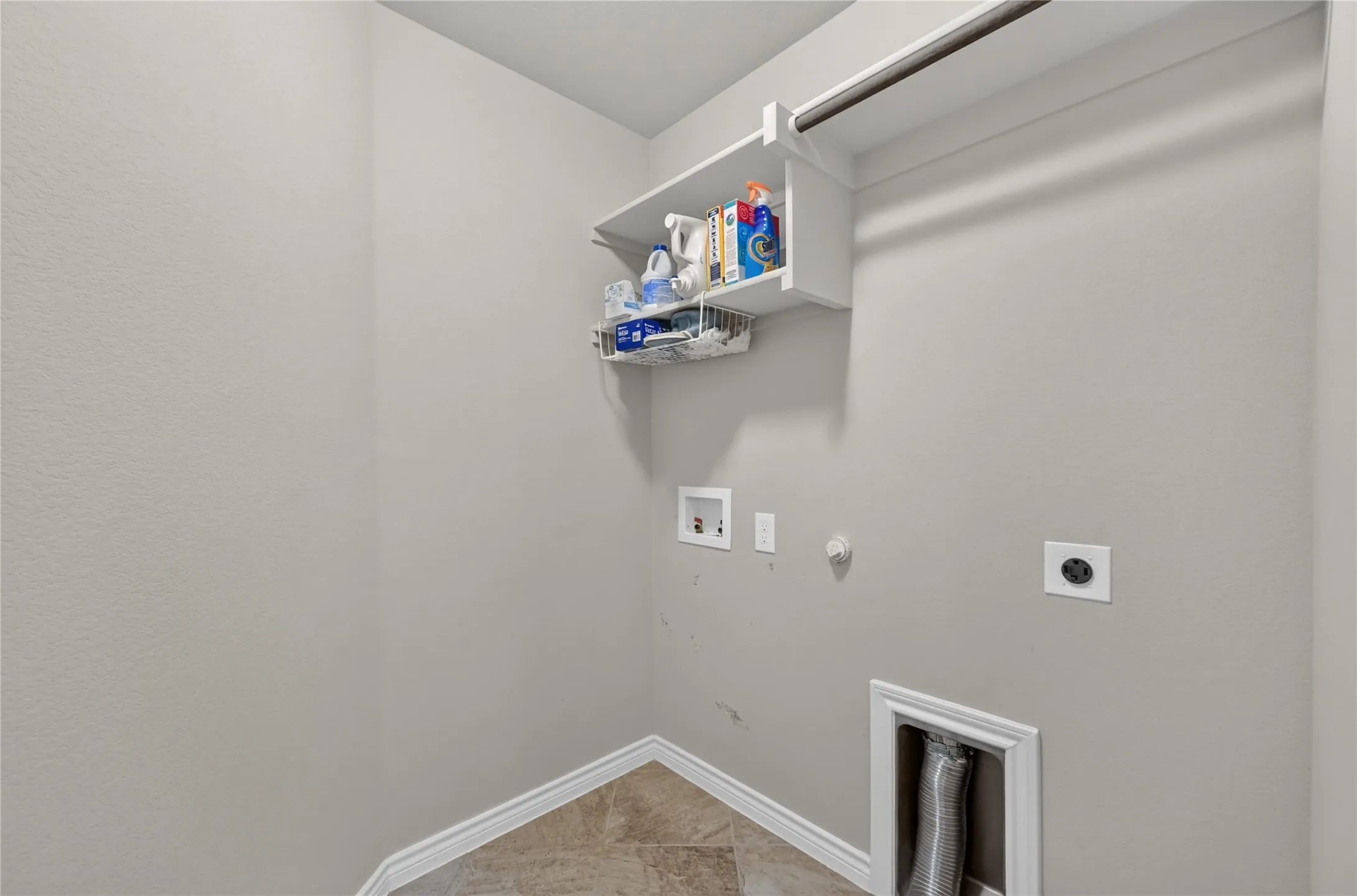 Full Size Laundry Area
