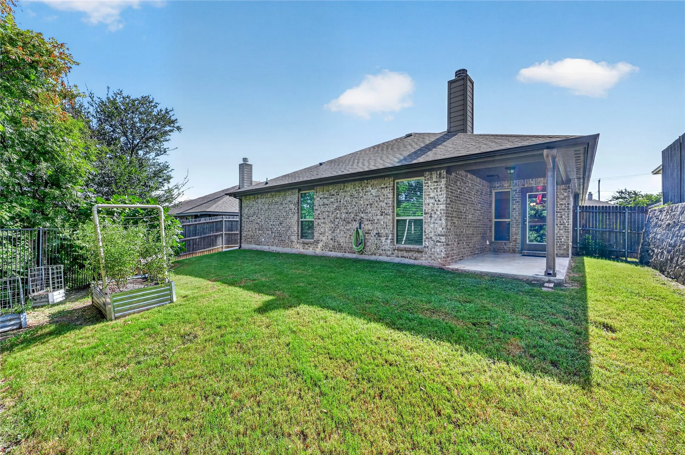 Single Family Residence For Sale in Tarrant County , 116 Wilson Cliff Drive, White Settlement, Texas 76108, 3 Bedroom, 2 Bathroom, 2 Garage spaces, 1,848 Sqft, built in 2020, mls#21341161, Real Estate Agent in White Settlement, Homes For Sale in Tarrant county, Homes For Sale in White Settlement, Realtor in White Settlement Texas, Real Estate Brokerage Independent Realty Texas, Luminita Cordes Realtor