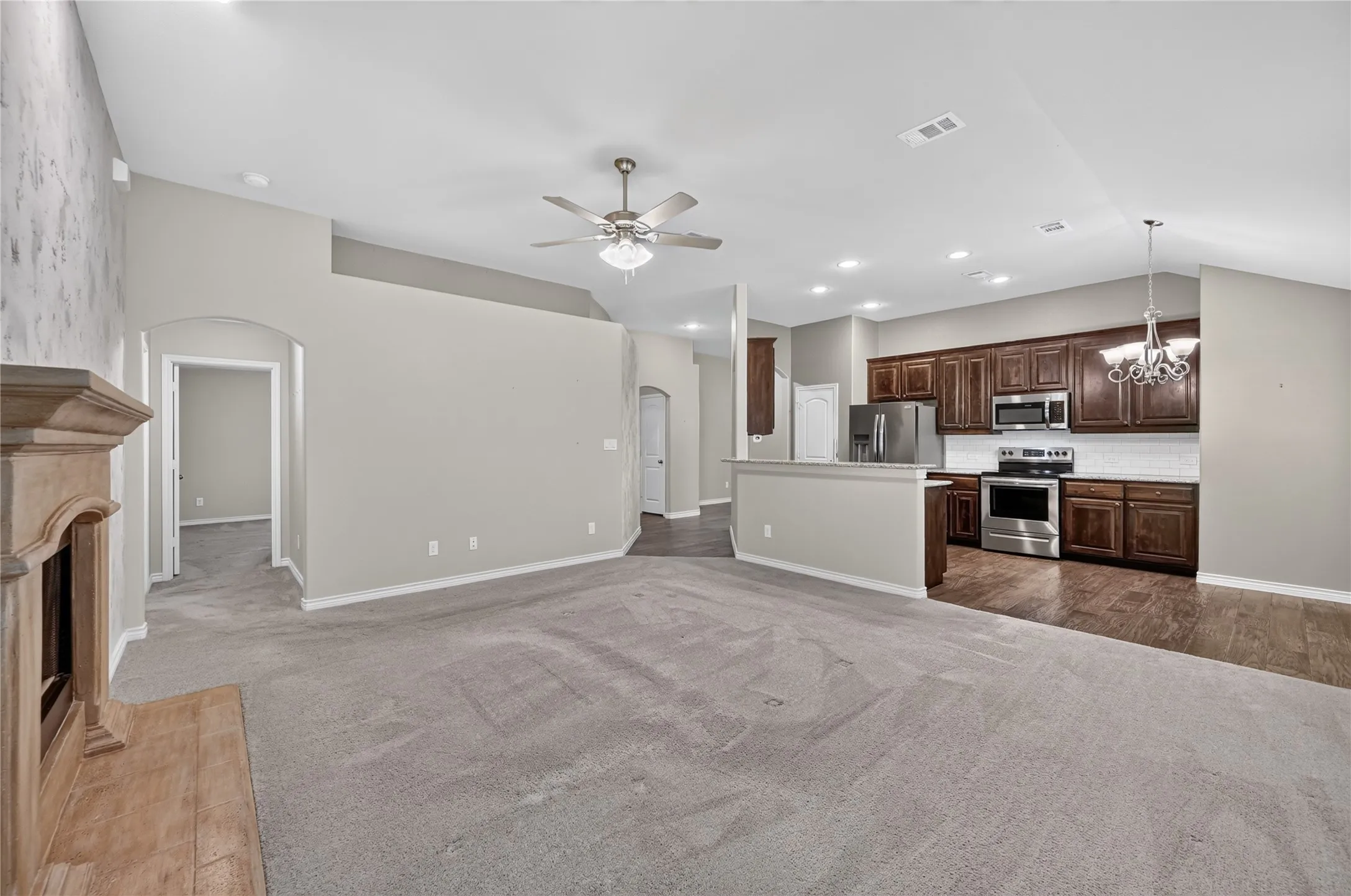 Single Family Residence For Sale in Tarrant County , 116 Wilson Cliff Drive, White Settlement, Texas 76108, 3 Bedroom, 2 Bathroom, 2 Garage spaces, 1,848 Sqft, built in 2020, mls#21341161, Real Estate Agent in White Settlement, Homes For Sale in Tarrant county, Homes For Sale in White Settlement, Realtor in White Settlement Texas, Real Estate Brokerage Independent Realty Texas, Luminita Cordes Realtor