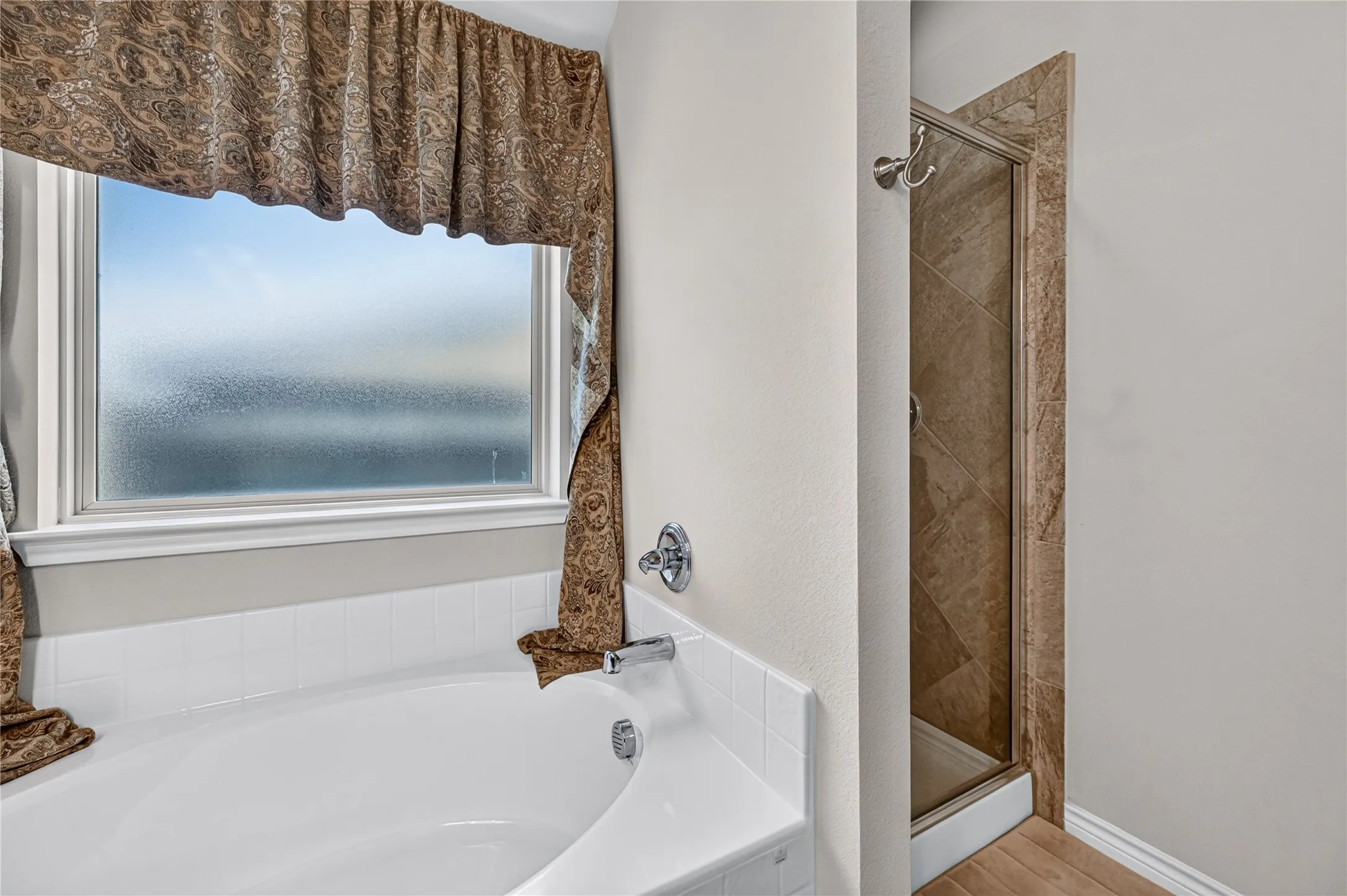Relaxing Garden Tub!