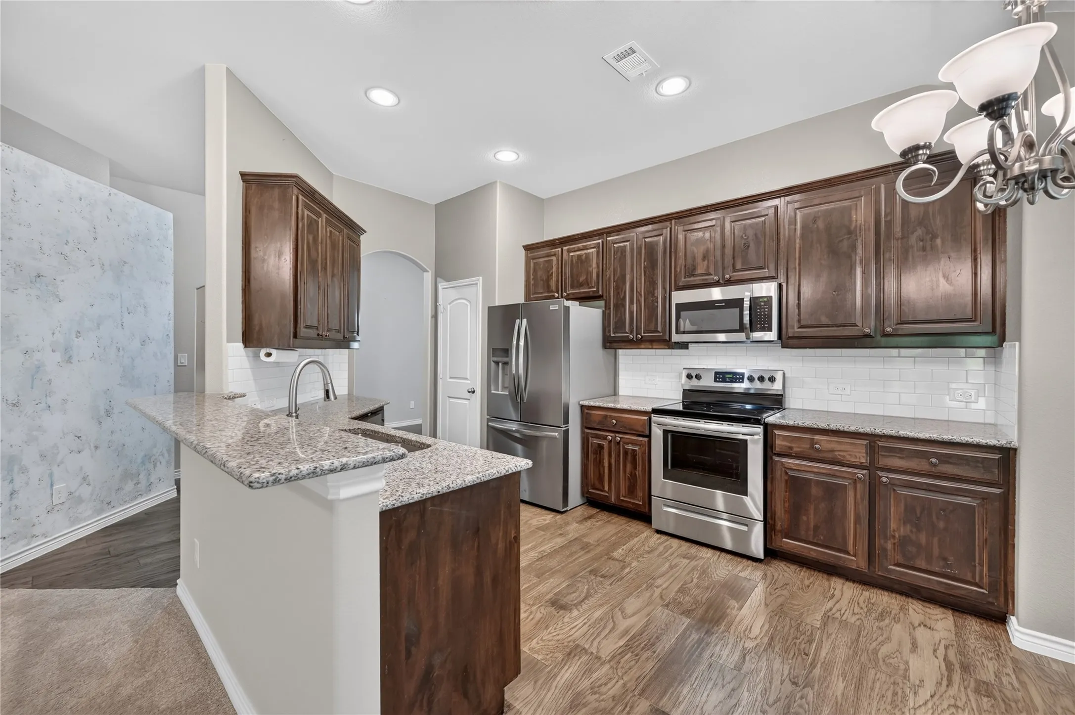 Open Kitchen with Breakfast Bar