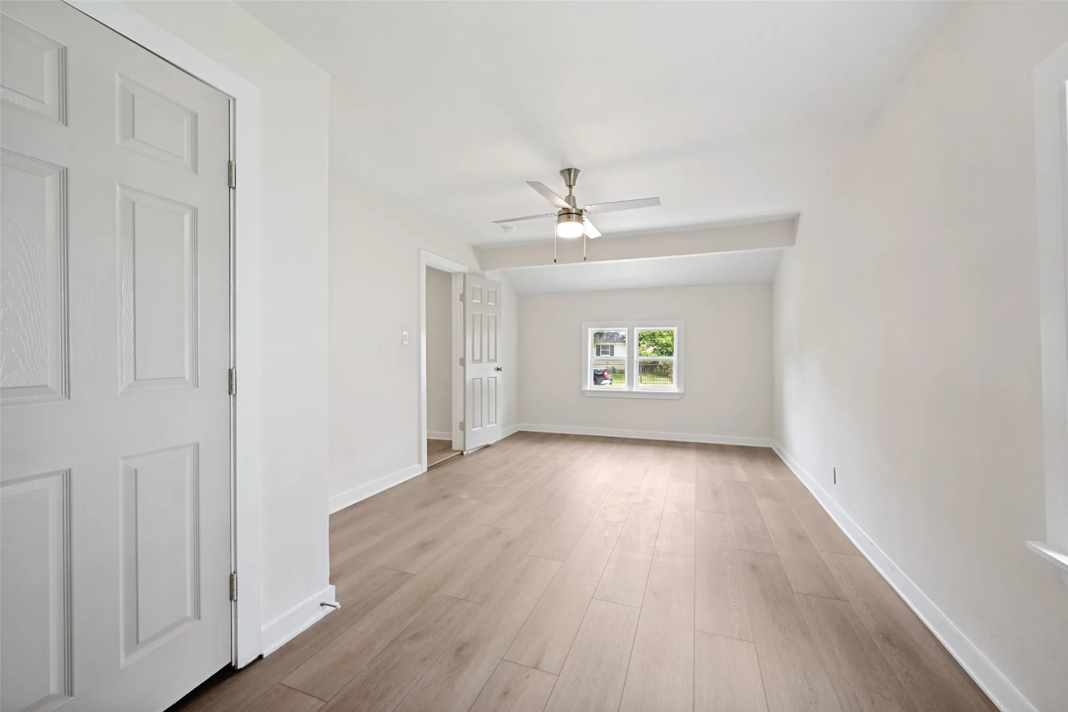 Single Family Residence For Sale in Tarrant County , 4401 Forbes Street, Fort Worth, Texas 76105, 3 Bedroom, 2 Bathroom, Garage spaces, 1,244 Sqft, built in 1954, mls#21345617, Real Estate Agent in Fort Worth, Homes For Sale in Tarrant county, Homes For Sale in Fort Worth, Realtor in Fort Worth Texas, Real Estate Brokerage Independent Realty Texas, Luminita Cordes Realtor