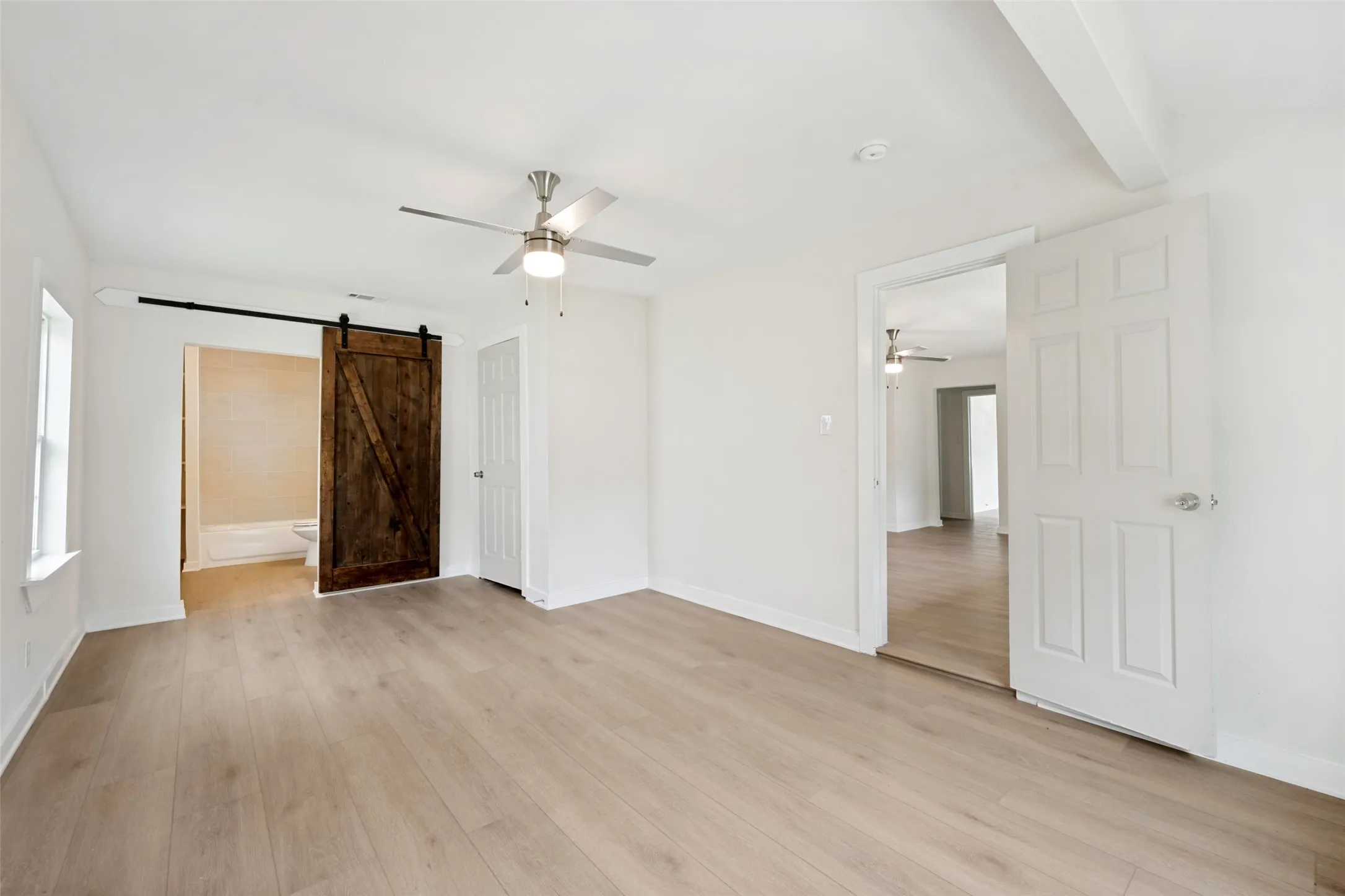 Single Family Residence For Sale in Tarrant County , 4401 Forbes Street, Fort Worth, Texas 76105, 3 Bedroom, 2 Bathroom, Garage spaces, 1,244 Sqft, built in 1954, mls#21345617, Real Estate Agent in Fort Worth, Homes For Sale in Tarrant county, Homes For Sale in Fort Worth, Realtor in Fort Worth Texas, Real Estate Brokerage Independent Realty Texas, Luminita Cordes Realtor