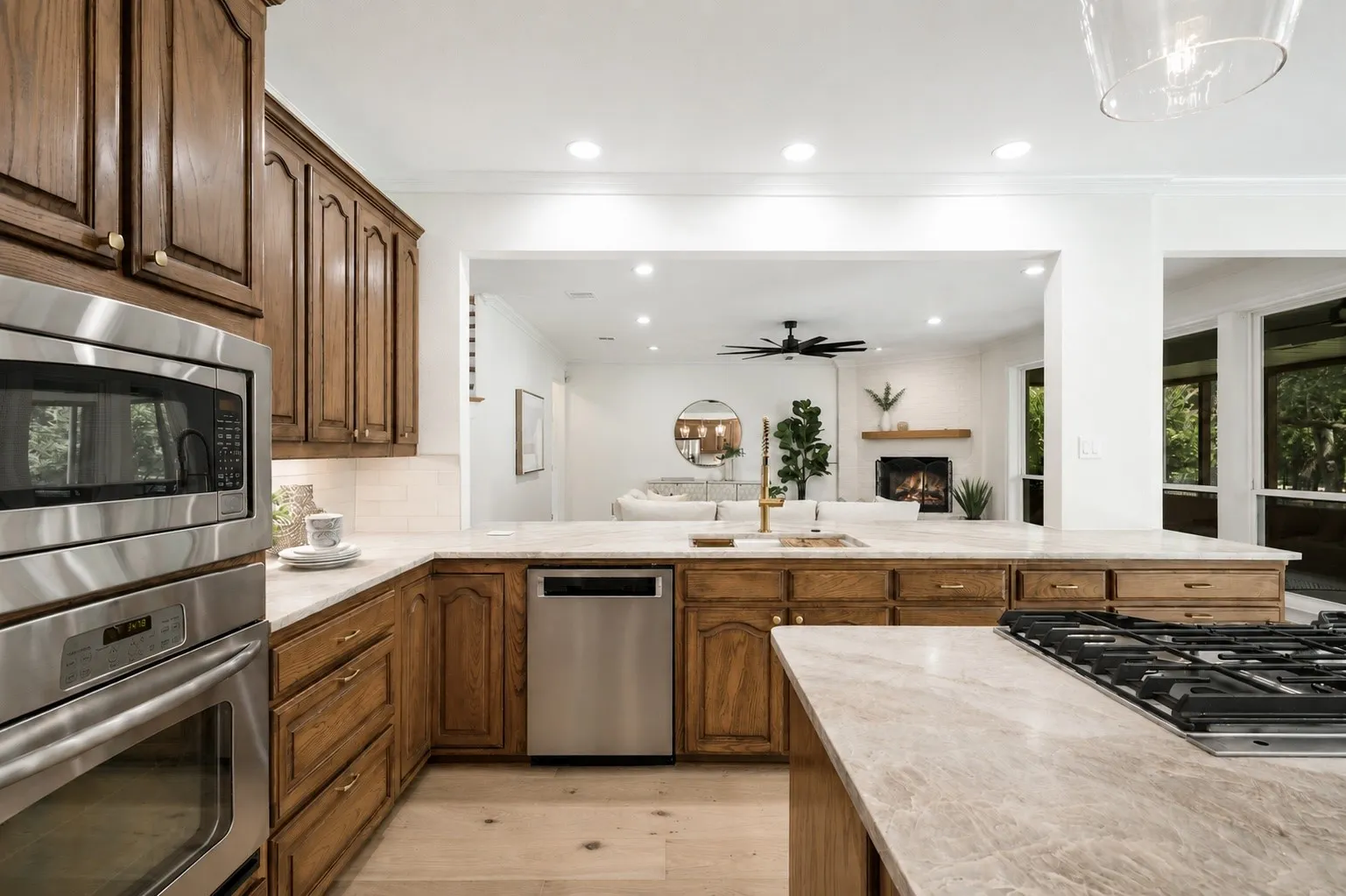 Single Family Residence For Rent in Denton County , 890 Topaz Lane, Oak Point, Texas 75068, 4 Bedroom, 5 Bathroom, 3 Garage spaces, 4,091 Sqft, built in 1994, mls#21345581, Real Estate Agent in Oak Point, Homes For Rent in Denton county, Homes For Rent in Oak Point, Realtor in Oak Point Texas, Real Estate Brokerage Independent Realty Texas, Luminita Cordes Realtor