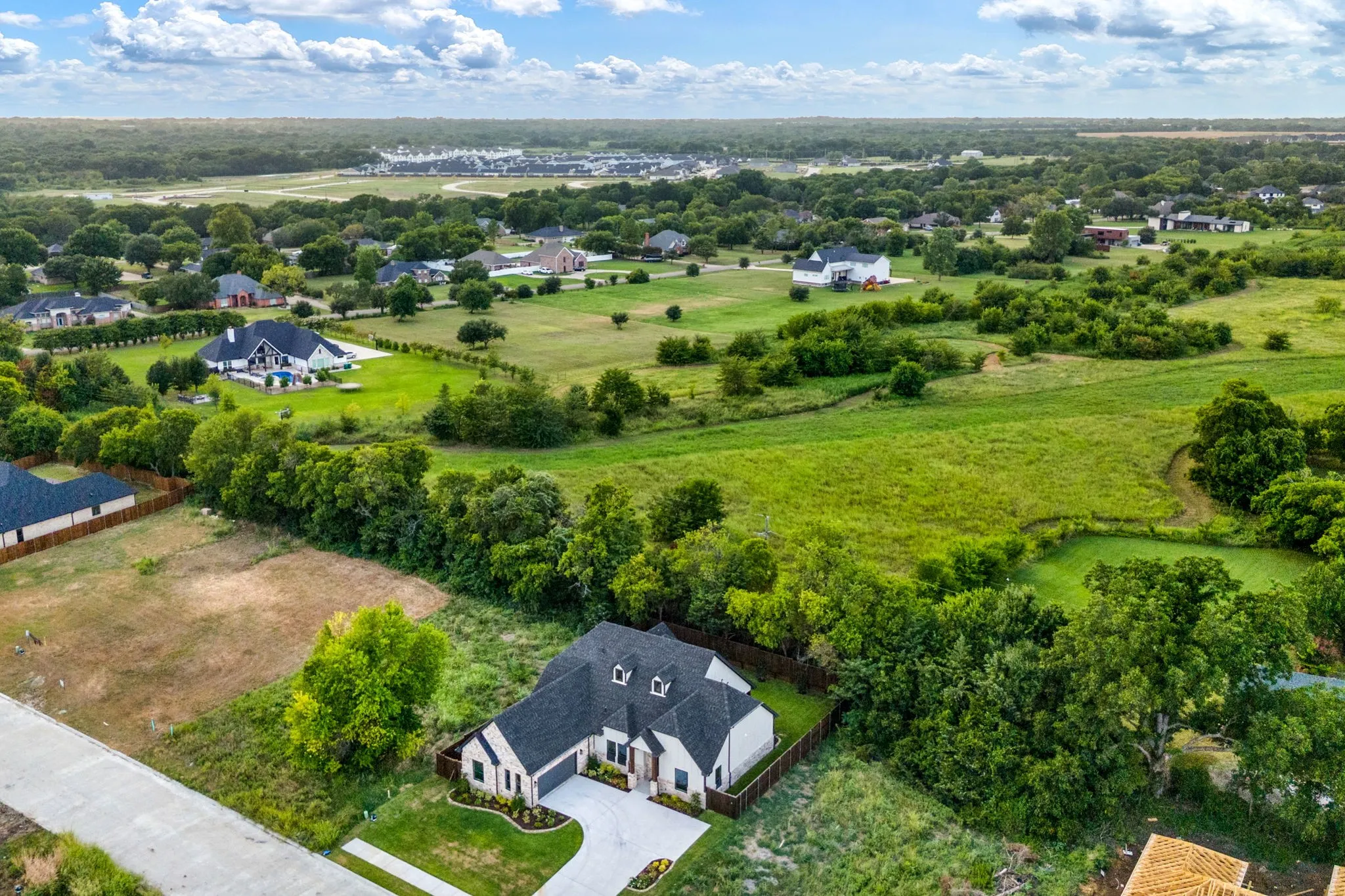 Single Family Residence For Sale in Grayson County , 1908 Heritage Knoll Drive, Sherman, Texas 75092, 4 Bedroom, 4 Bathroom, 2 Garage spaces, 3,044 Sqft, built in 2026, mls#21344659, Real Estate Agent in Sherman, Homes For Sale in Grayson county, Homes For Sale in Sherman, Realtor in Sherman Texas, Real Estate Brokerage Independent Realty Texas, Luminita Cordes Realtor