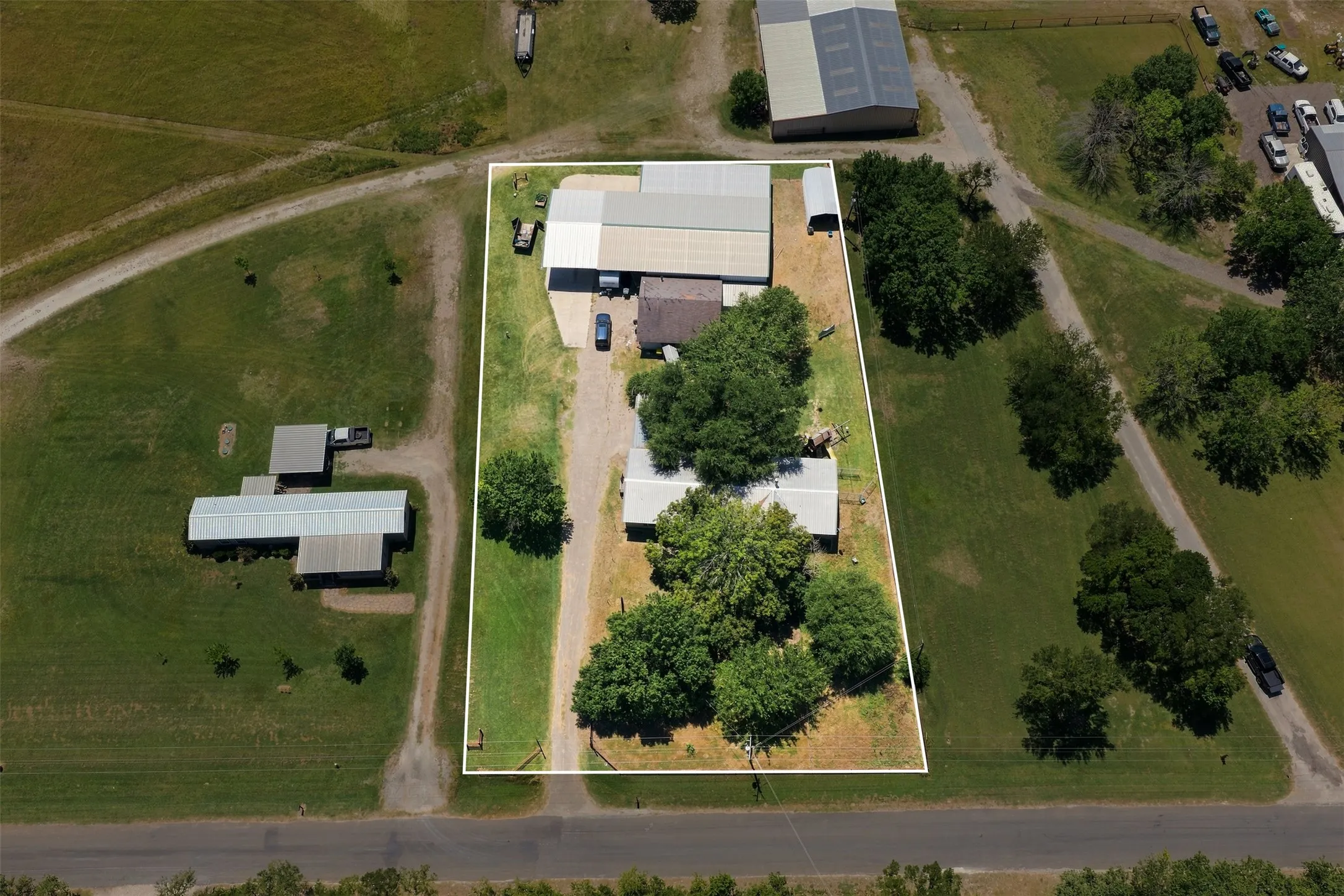 Single Family Residence For Sale in Mc Lennan County , 252 Blackland Road, Riesel, Texas 76682, 4 Bedroom, 3 Bathroom, 2 Garage spaces, 2,128 Sqft, built in 1997, mls#21343840, Real Estate Agent in Riesel, Homes For Sale in Mc Lennan county, Homes For Sale in Riesel, Realtor in Riesel Texas, Real Estate Brokerage Independent Realty Texas, Luminita Cordes Realtor