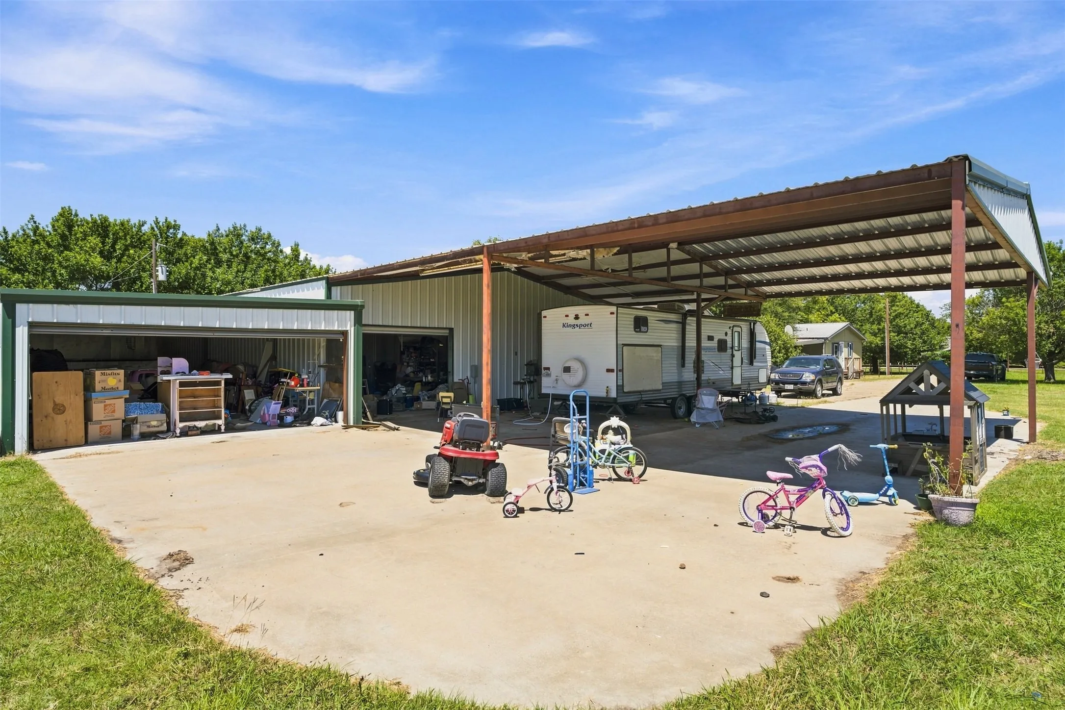 Single Family Residence For Sale in Mc Lennan County , 252 Blackland Road, Riesel, Texas 76682, 4 Bedroom, 3 Bathroom, 2 Garage spaces, 2,128 Sqft, built in 1997, mls#21343840, Real Estate Agent in Riesel, Homes For Sale in Mc Lennan county, Homes For Sale in Riesel, Realtor in Riesel Texas, Real Estate Brokerage Independent Realty Texas, Luminita Cordes Realtor